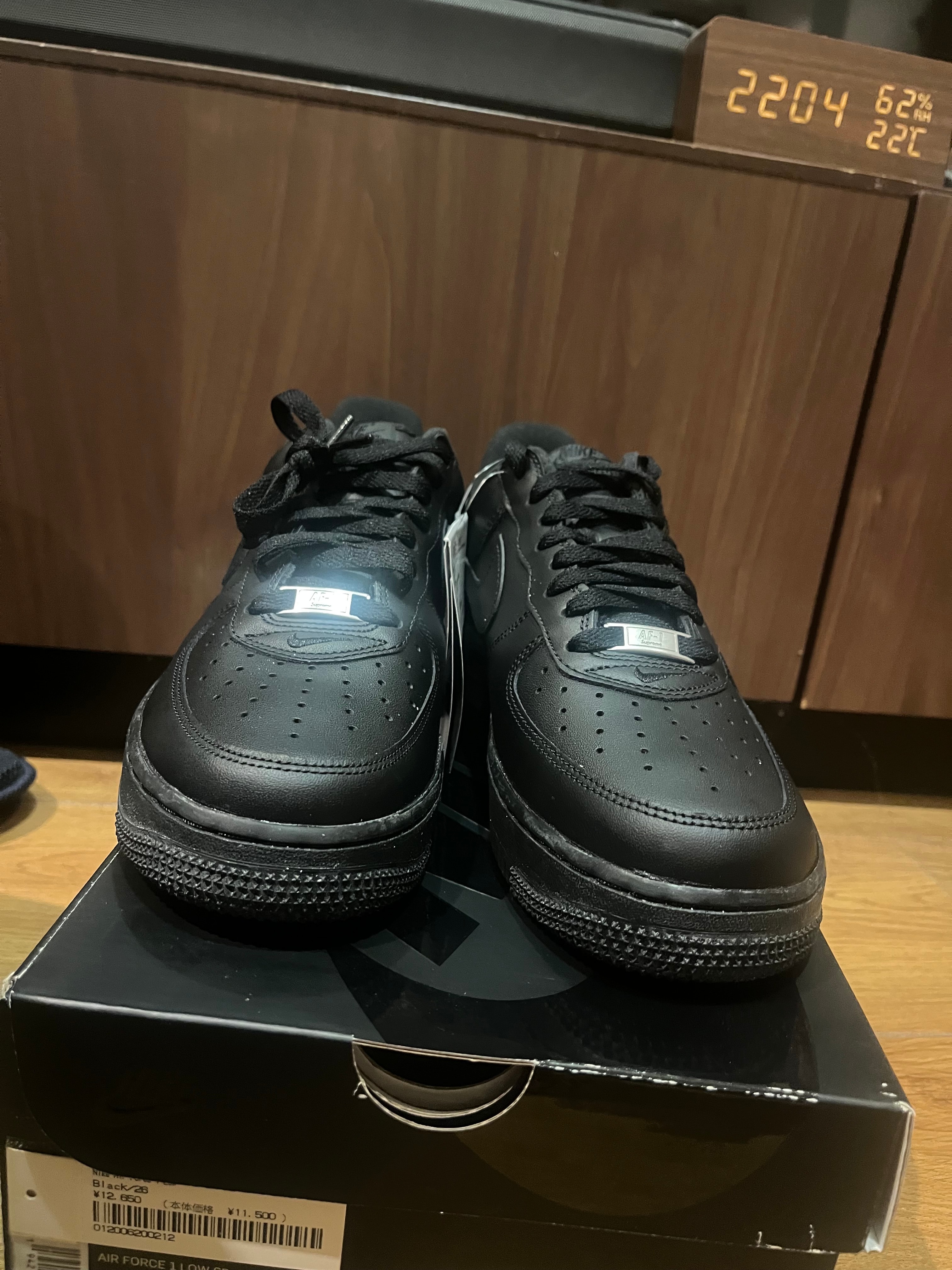Supreme × Nike Air Force 1 Low "Black"
