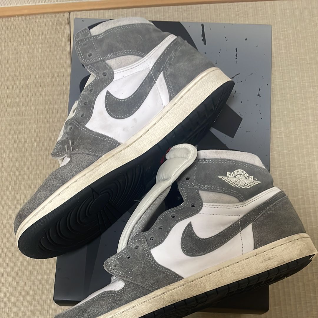 Nike Air Jordan 1 Retro High OG "Black and Smoke Grey"