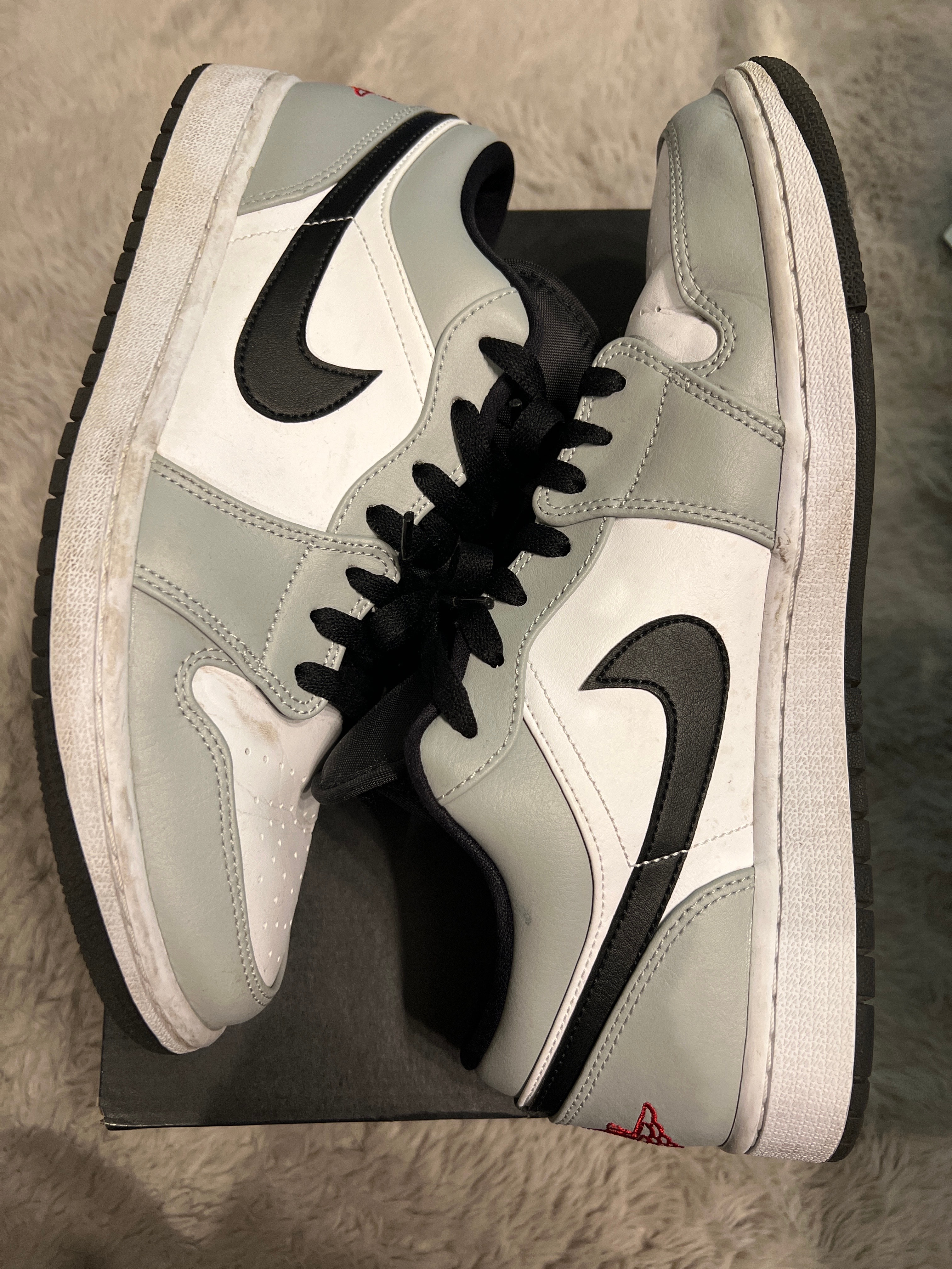 NIKE AIR JORDAN 1 LOW "LIGHT SMOKE GREY"