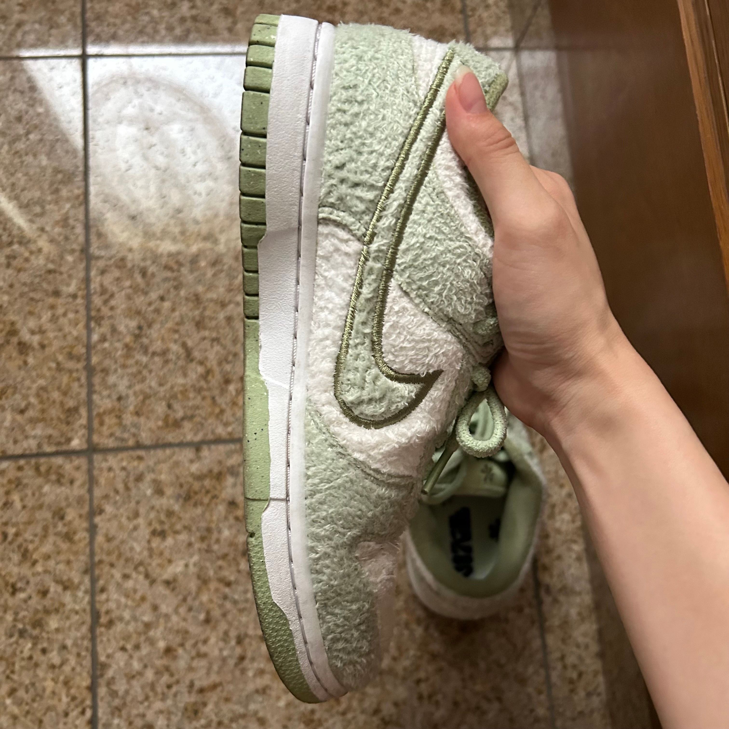 Nike Women's Dunk Low SE "Honeydew"