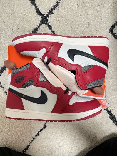 Nike Air Jordan 1 High OG "Lost & Found/Chicago"