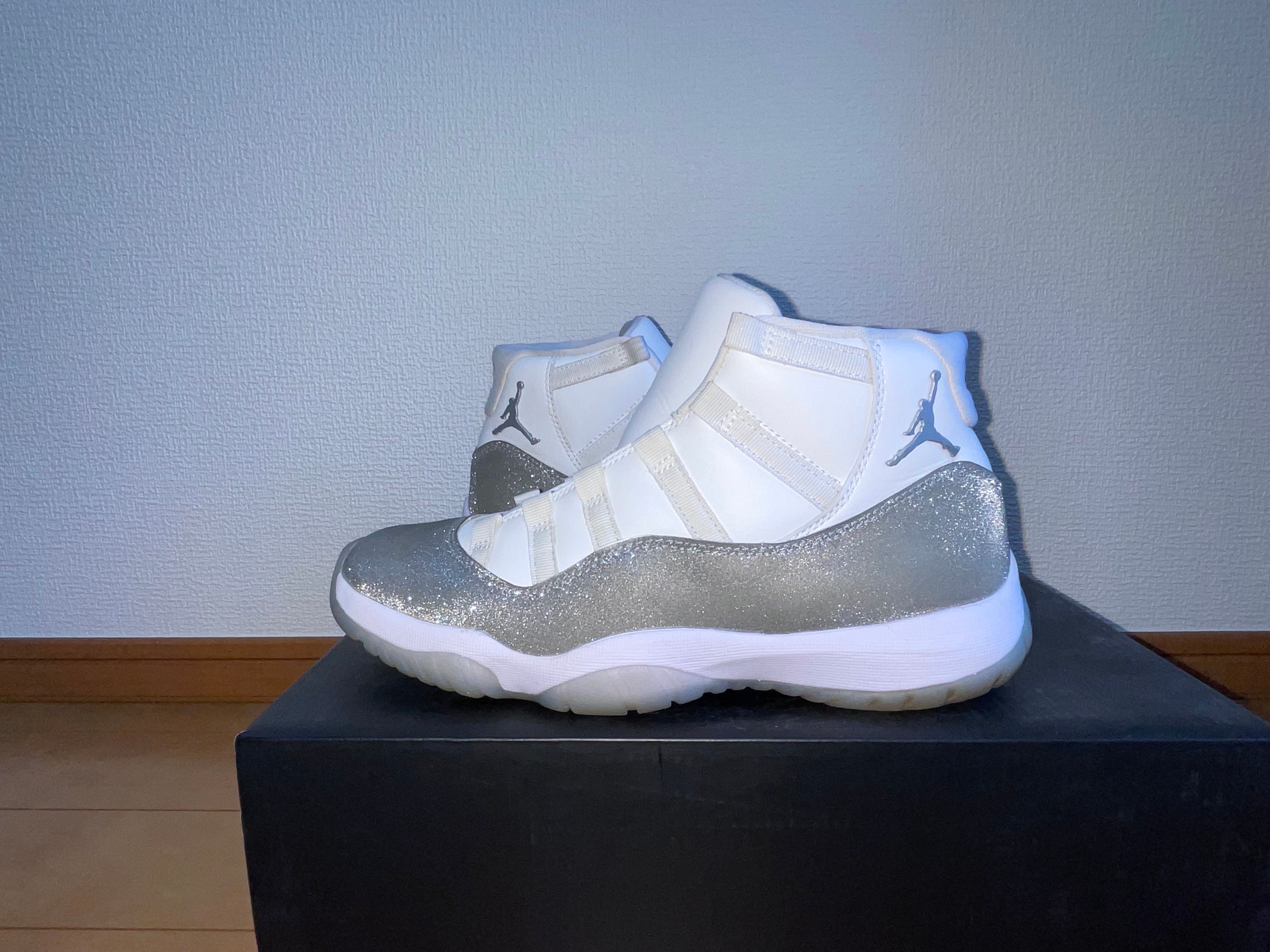 NIKE Women's AIR JORDAN 11 "METALLIC SILVER"