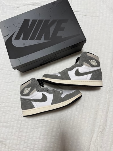 Nike Air Jordan 1 Retro High OG "Black and Smoke Grey"