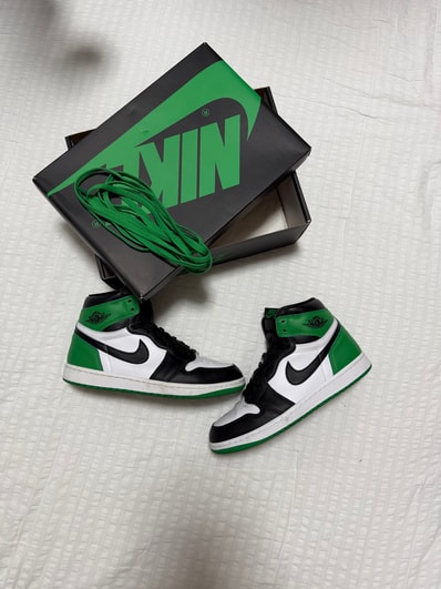 Nike Air Jordan 1 Retro High OG "Celtics/Black and Lucky Green" (2023)