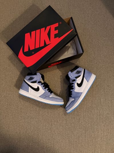 Nike Air Jordan 1 High OG "University Blue"