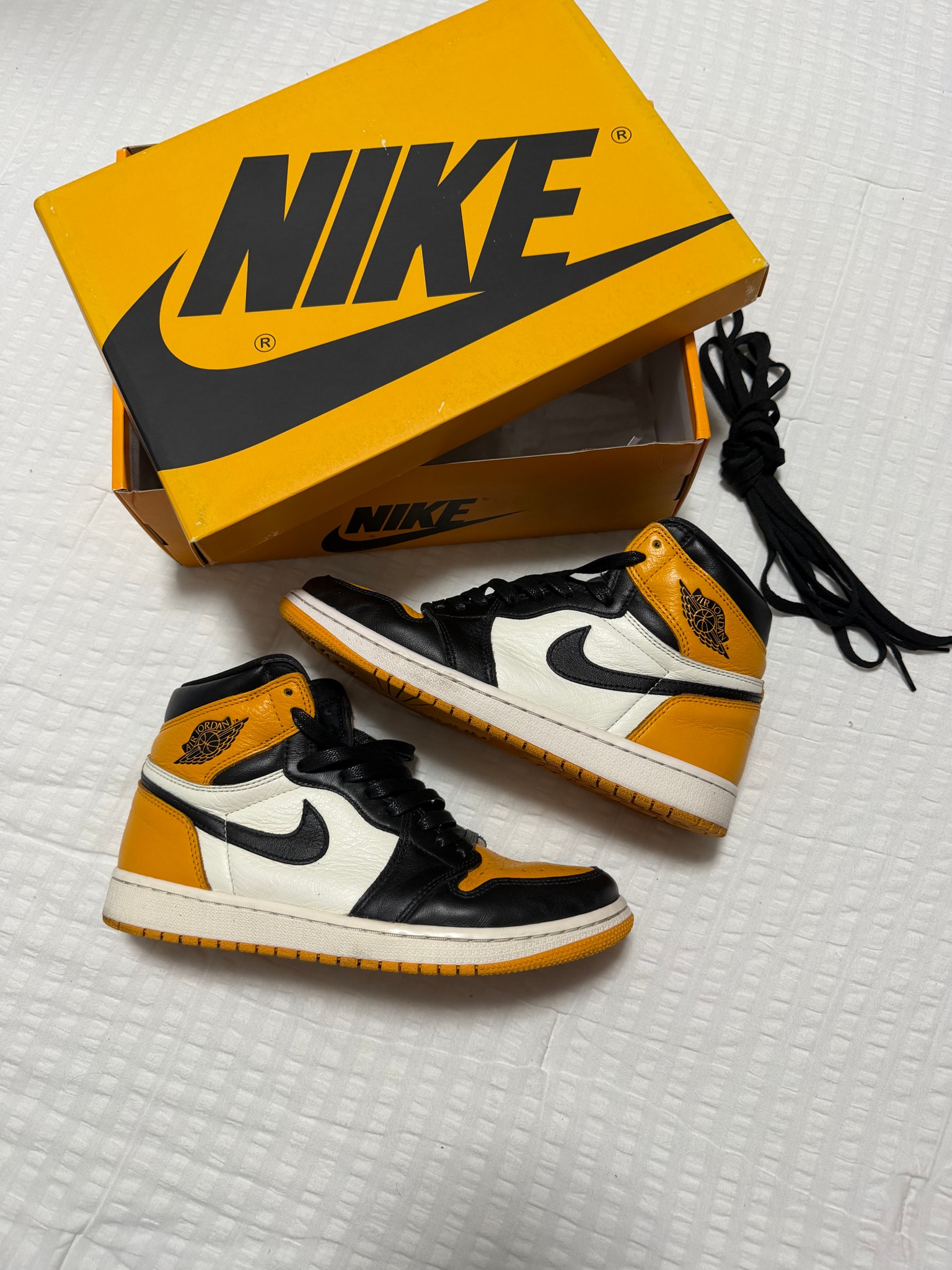 Nike Air Jordan 1 Retro High OG "Taxi"