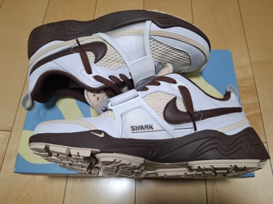 Travis Scott × Nike Zoom Field Jaxx "White and Light Chocolate"