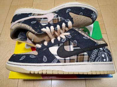 Travis Scott × Nike SB Dunk Low "Black/Parachute Beige"