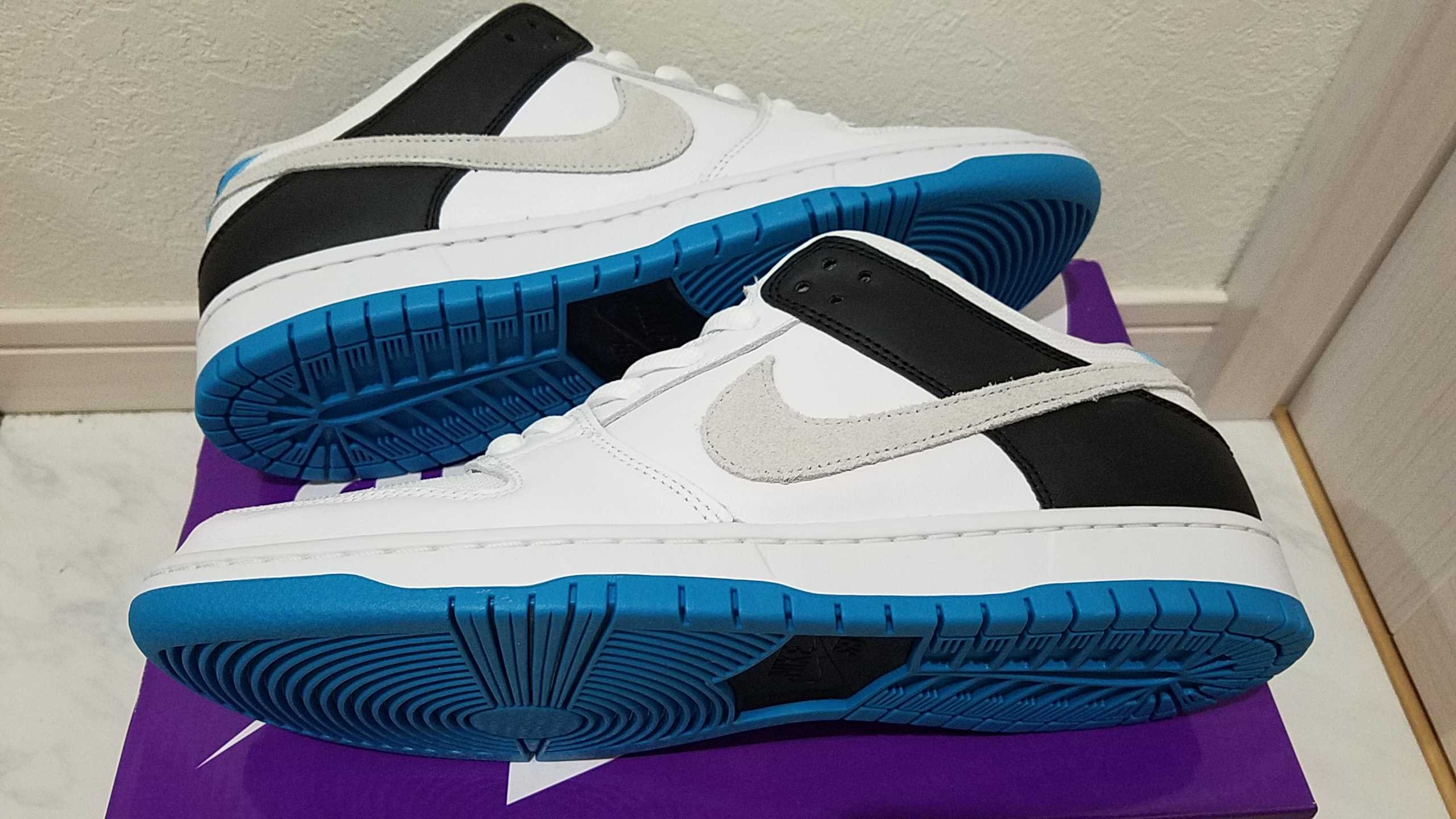 Nike SB Dunk Low "Laser Blue"