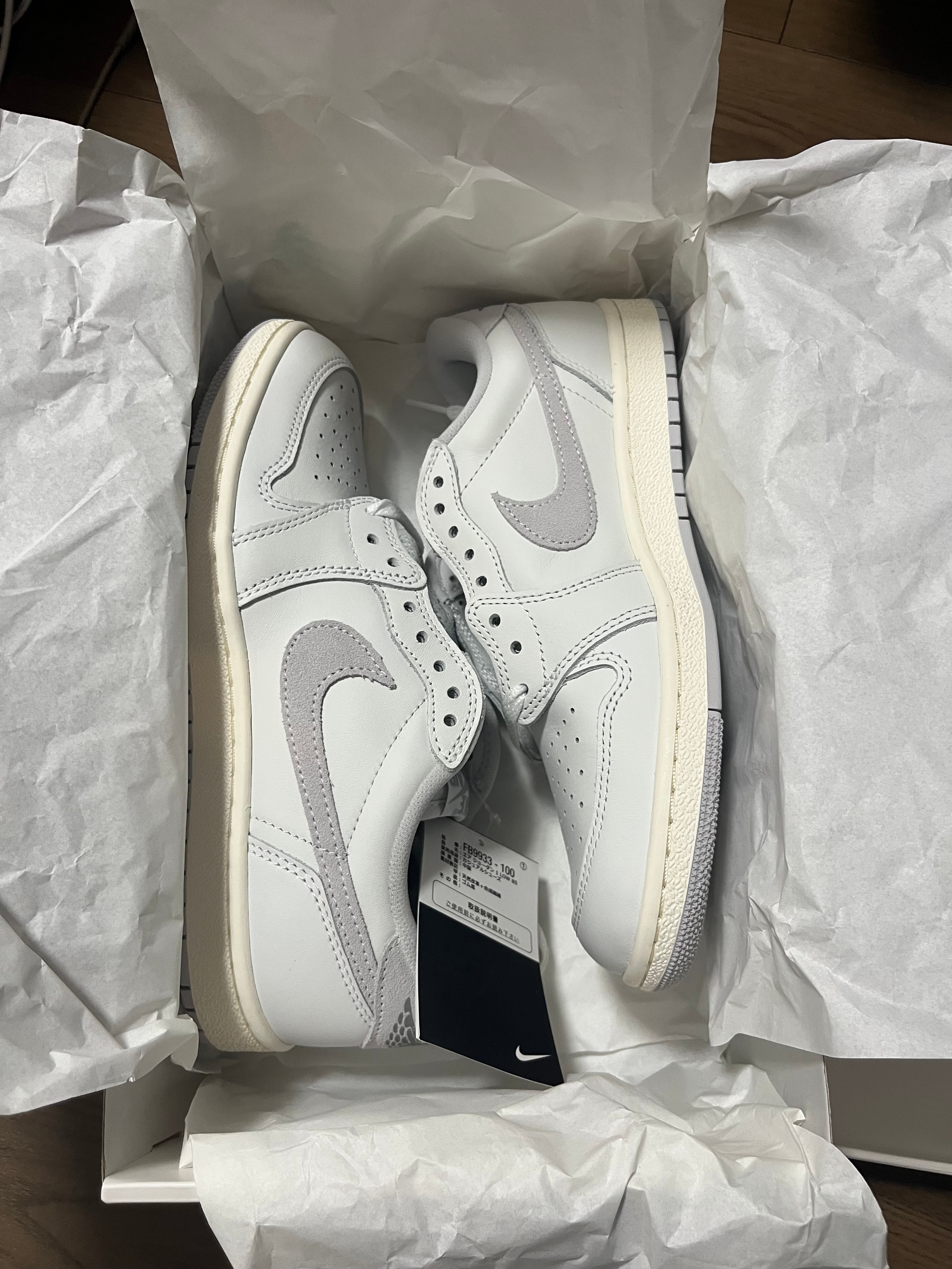 ナイキ エアジョーダン1 ロー '85 "ニュートラルグレー"