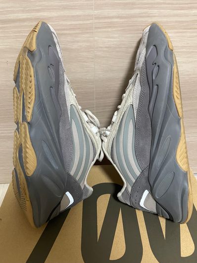 adidas YEEZY Boost 700 V2 "Tephra"