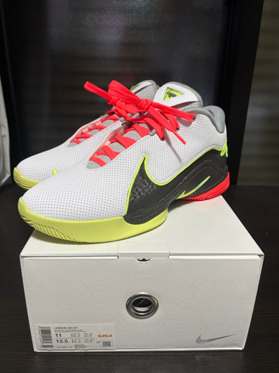 Nike LeBron 22 "Crown Jewel" (FZ1094-101/FZ1095-101)