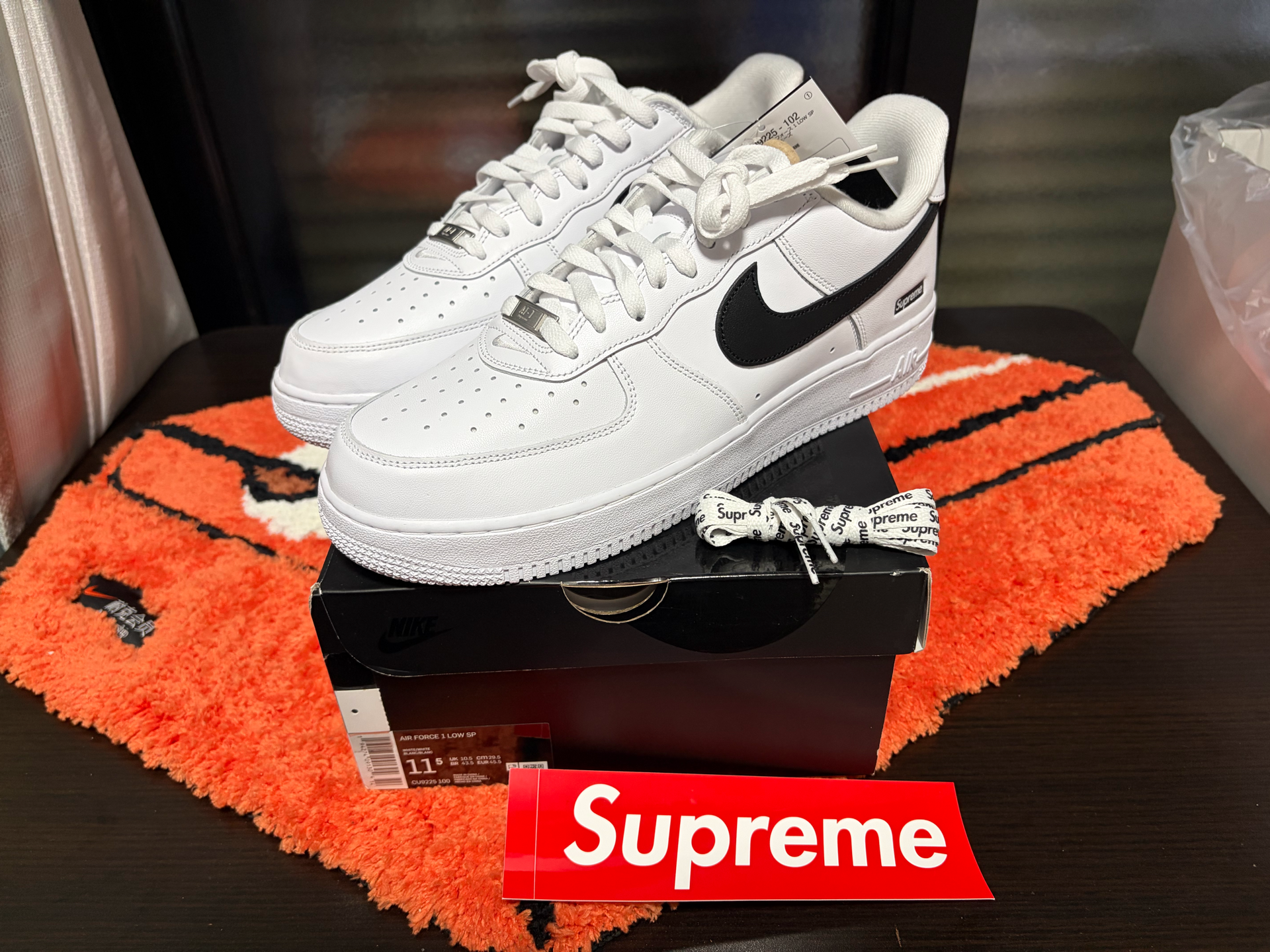 Supreme × Nike Air Force 1 Low "White/Black"
