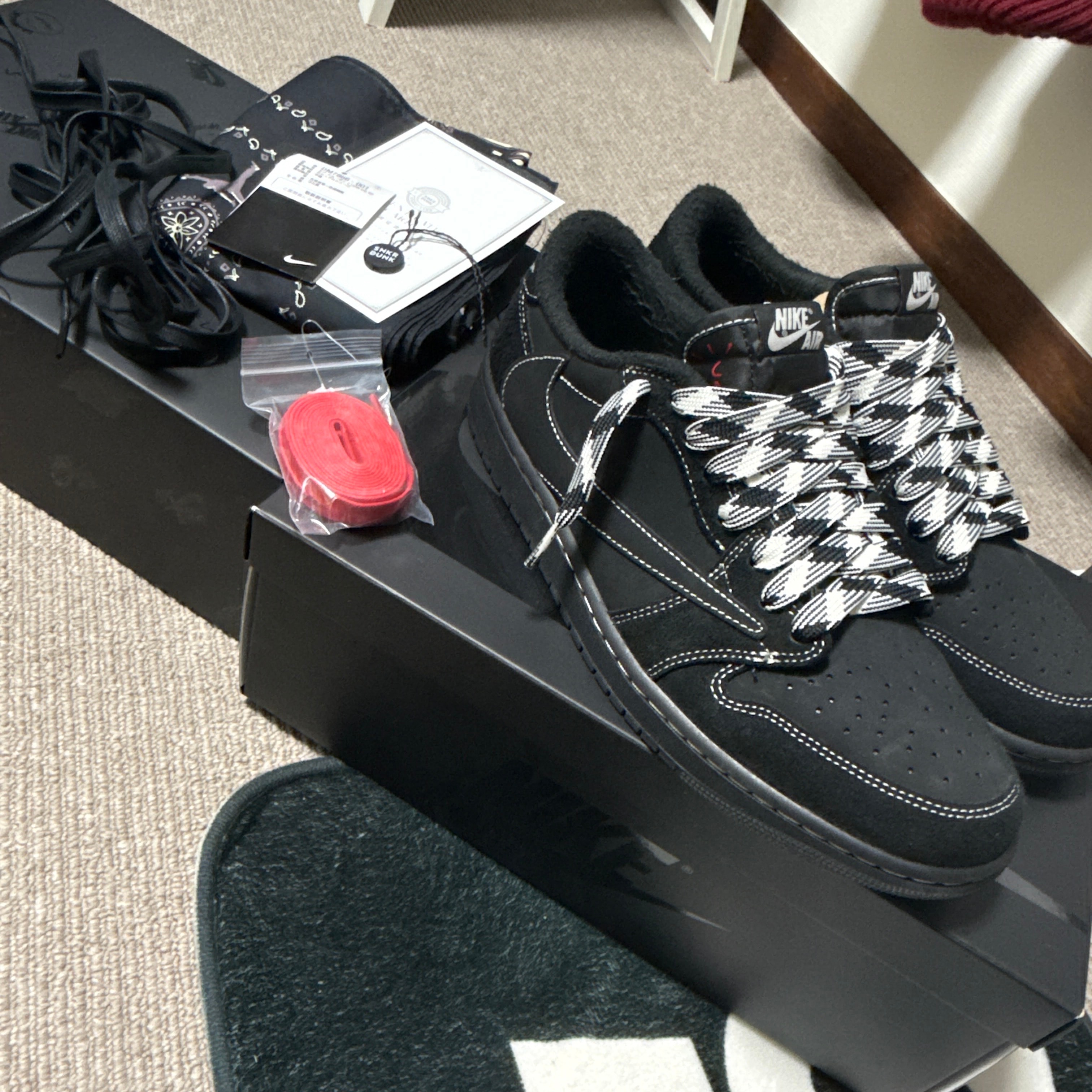 トラヴィススコット × ナイキ エアジョーダン1 ロー OG SP 