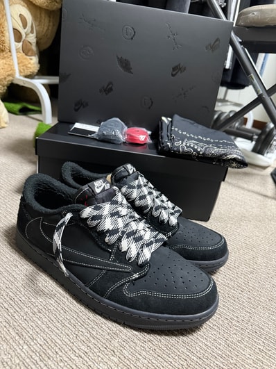 Travis Scott × Nike Air Jordan 1 Low OG SP "Black Phantom"
