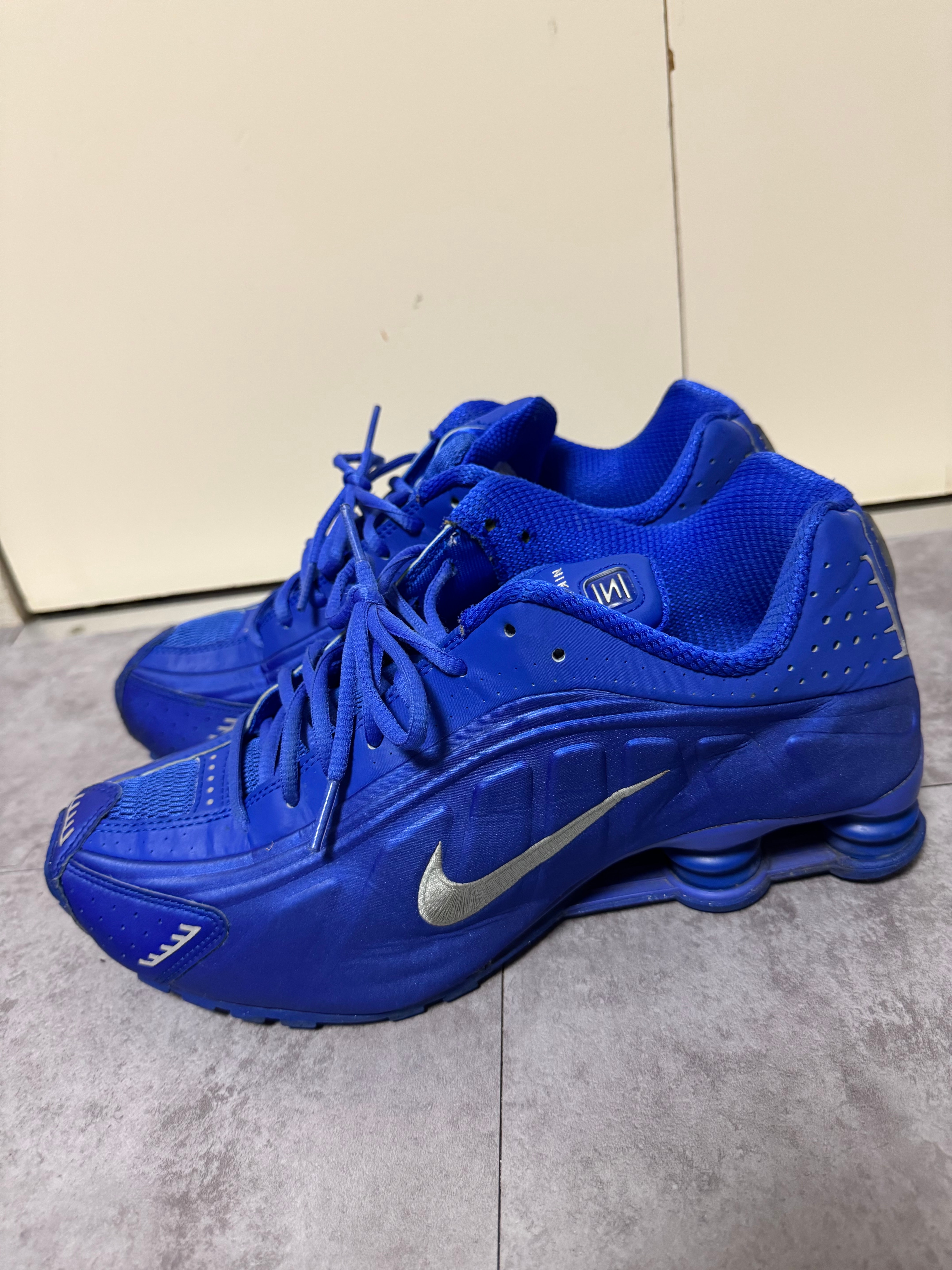 ナイキ ウィメンズ ショックスR4 "レーサーブルー アンド メタリックシルバー"