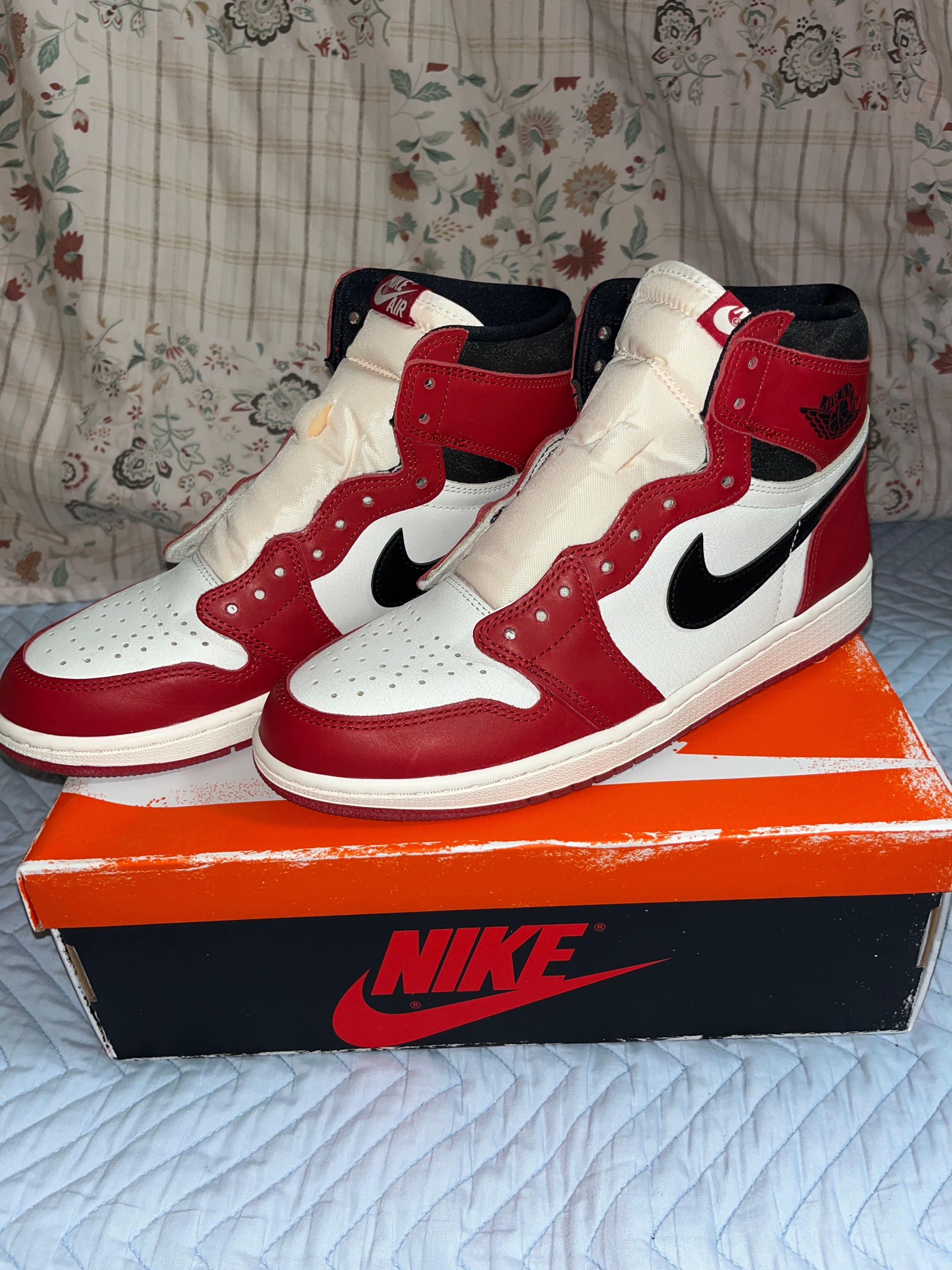 Nike Air Jordan 1 High OG "Lost & Found/Chicago"