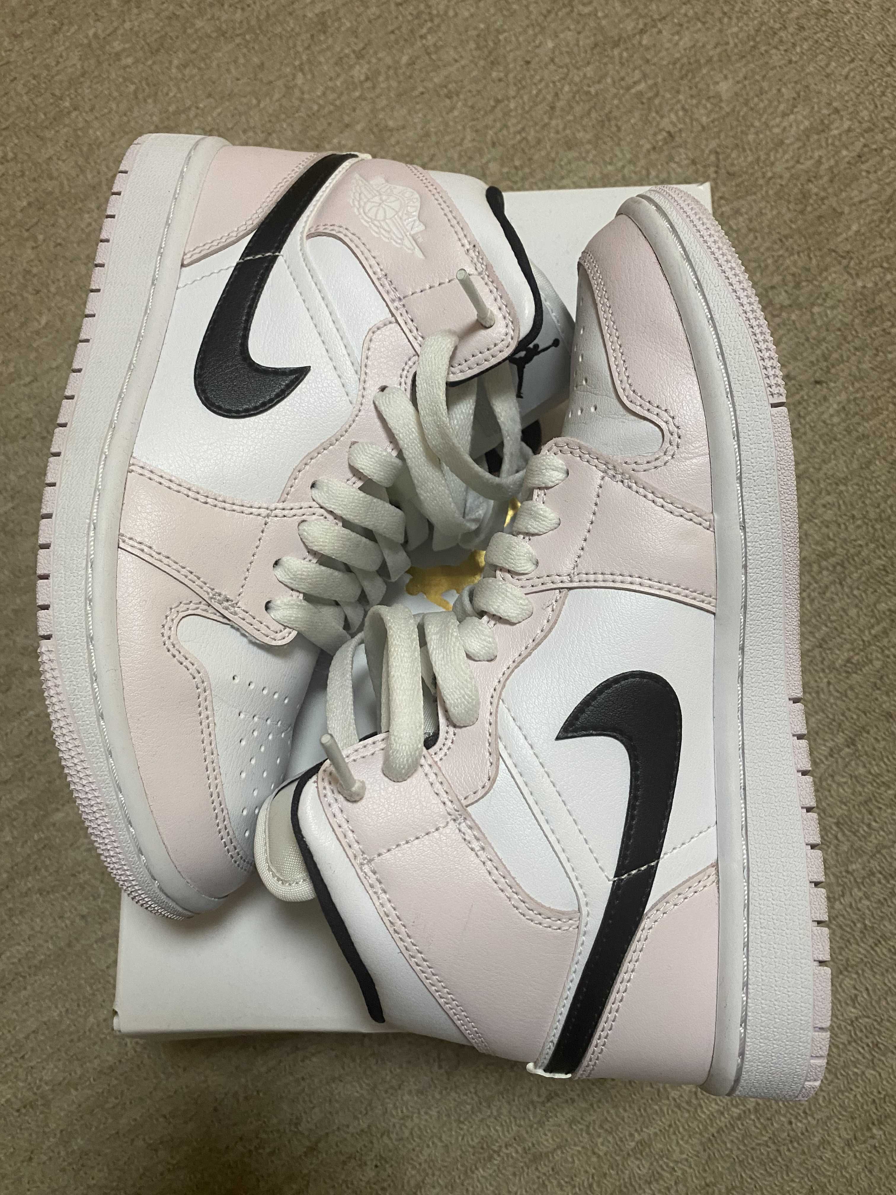 Nike Women's Air Jordan 1 Mid "Light Violet/White/Black"  