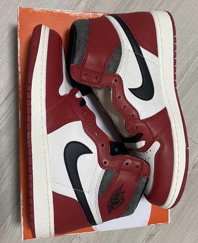 Nike Air Jordan 1 High OG "Lost & Found/Chicago"