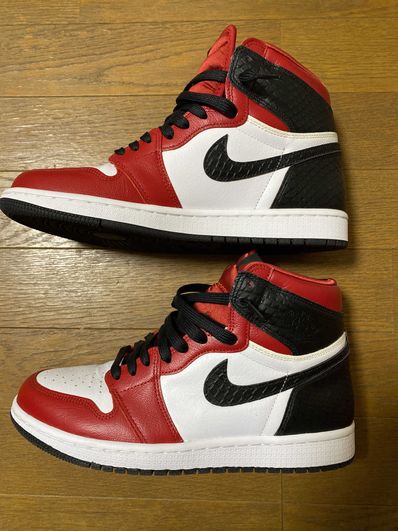 Nike Women's Air Jordan 1 High OG "Satin Red"
