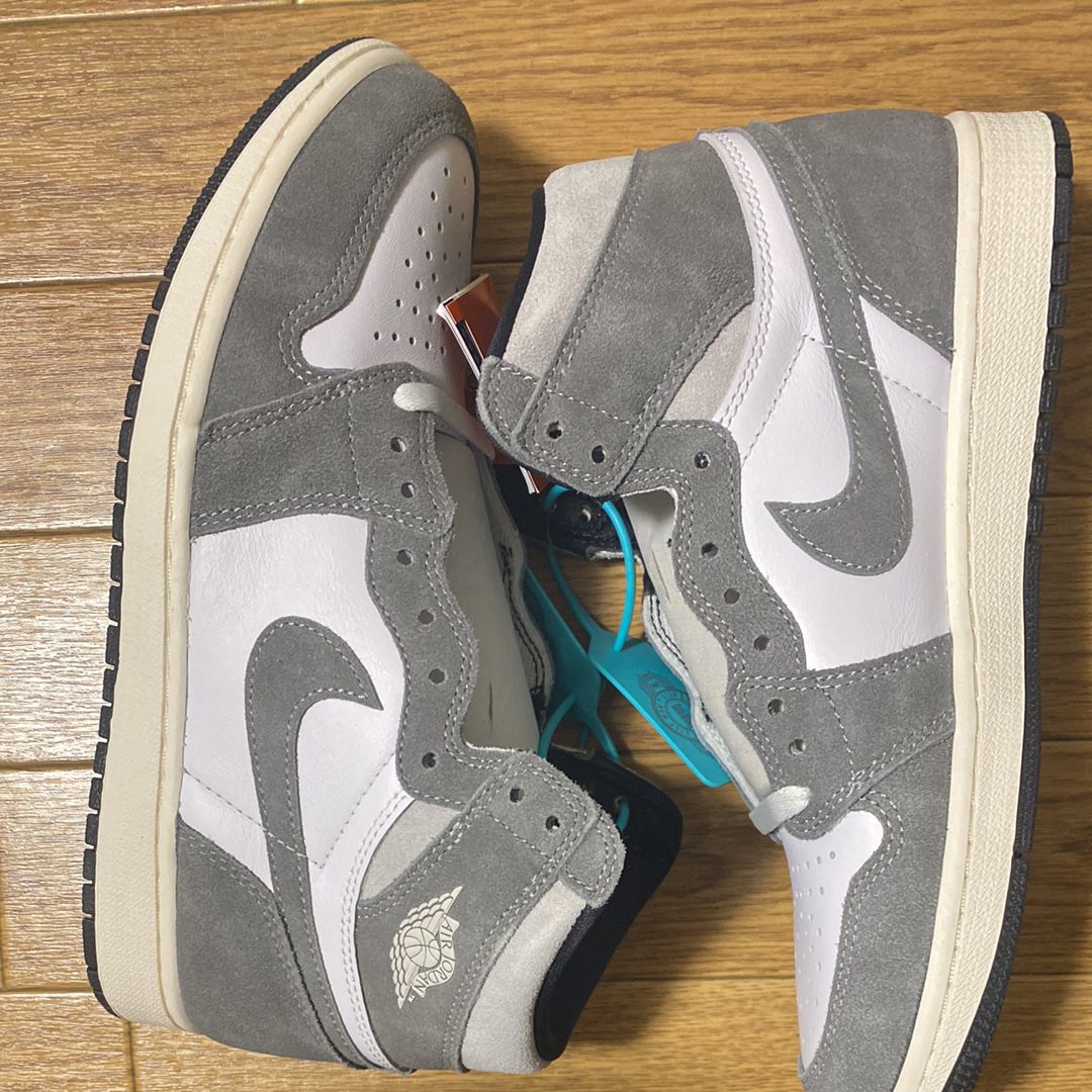 Nike Air Jordan 1 Retro High OG "Black and Smoke Grey"