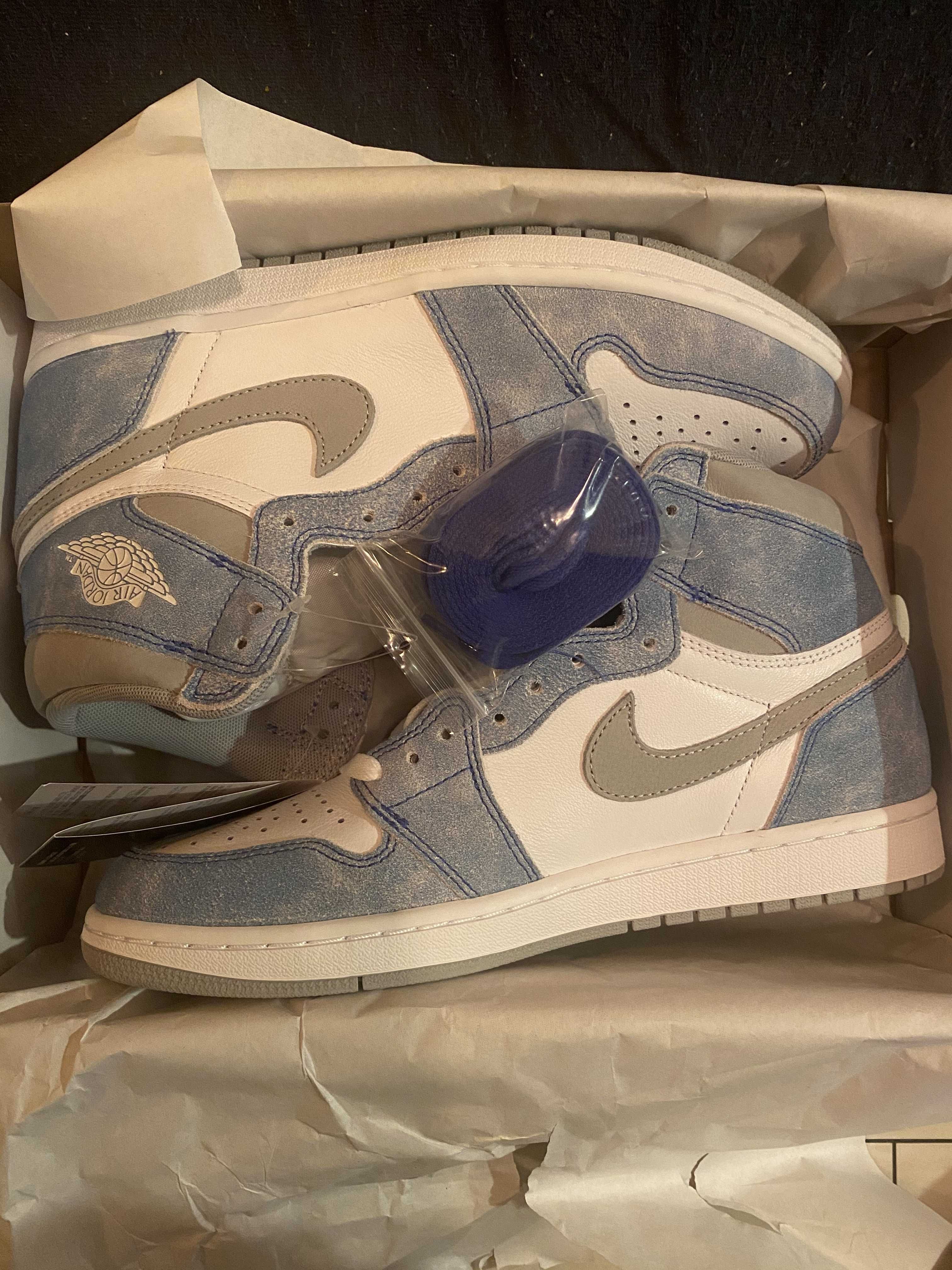Nike Air Jordan 1 High OG "Hyper Royal"