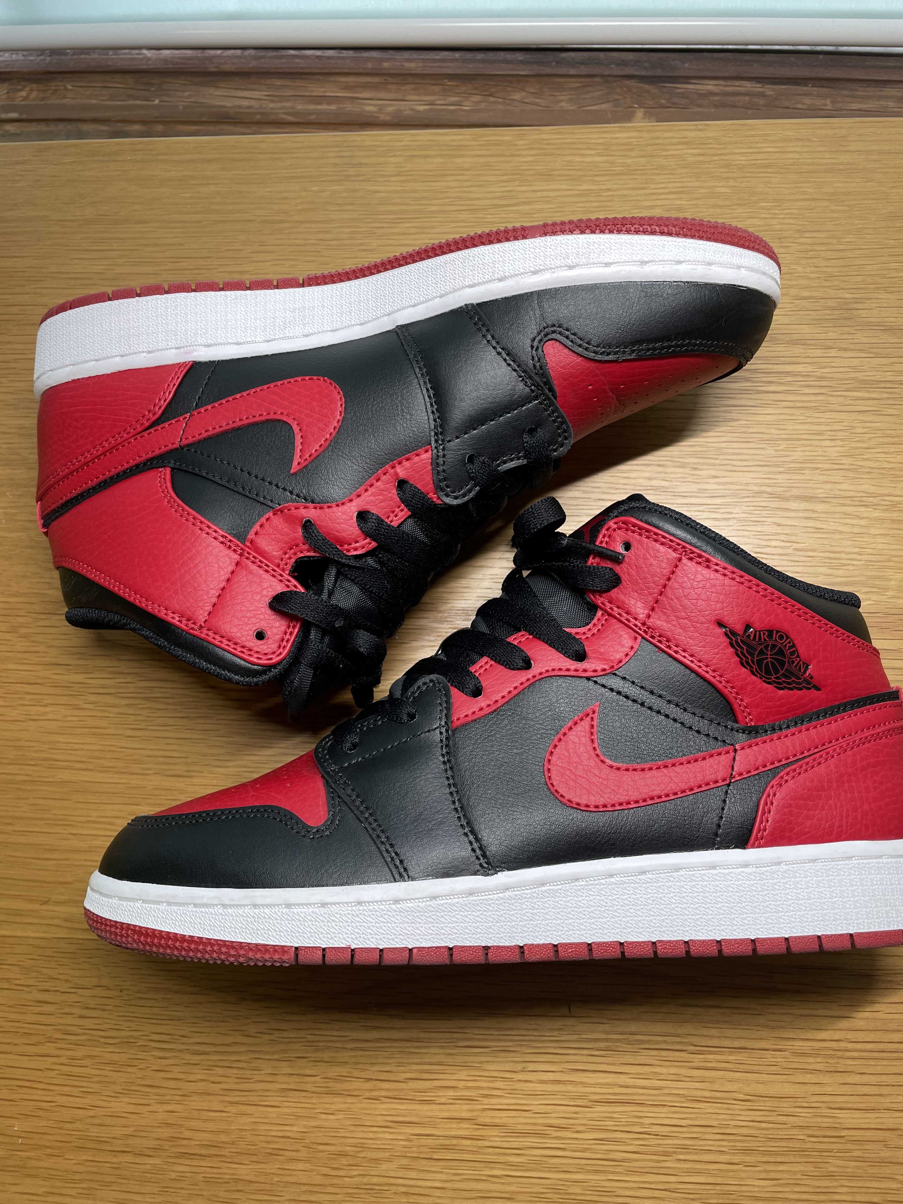 Nike GS Air Jordan 1 Mid "Bred"
