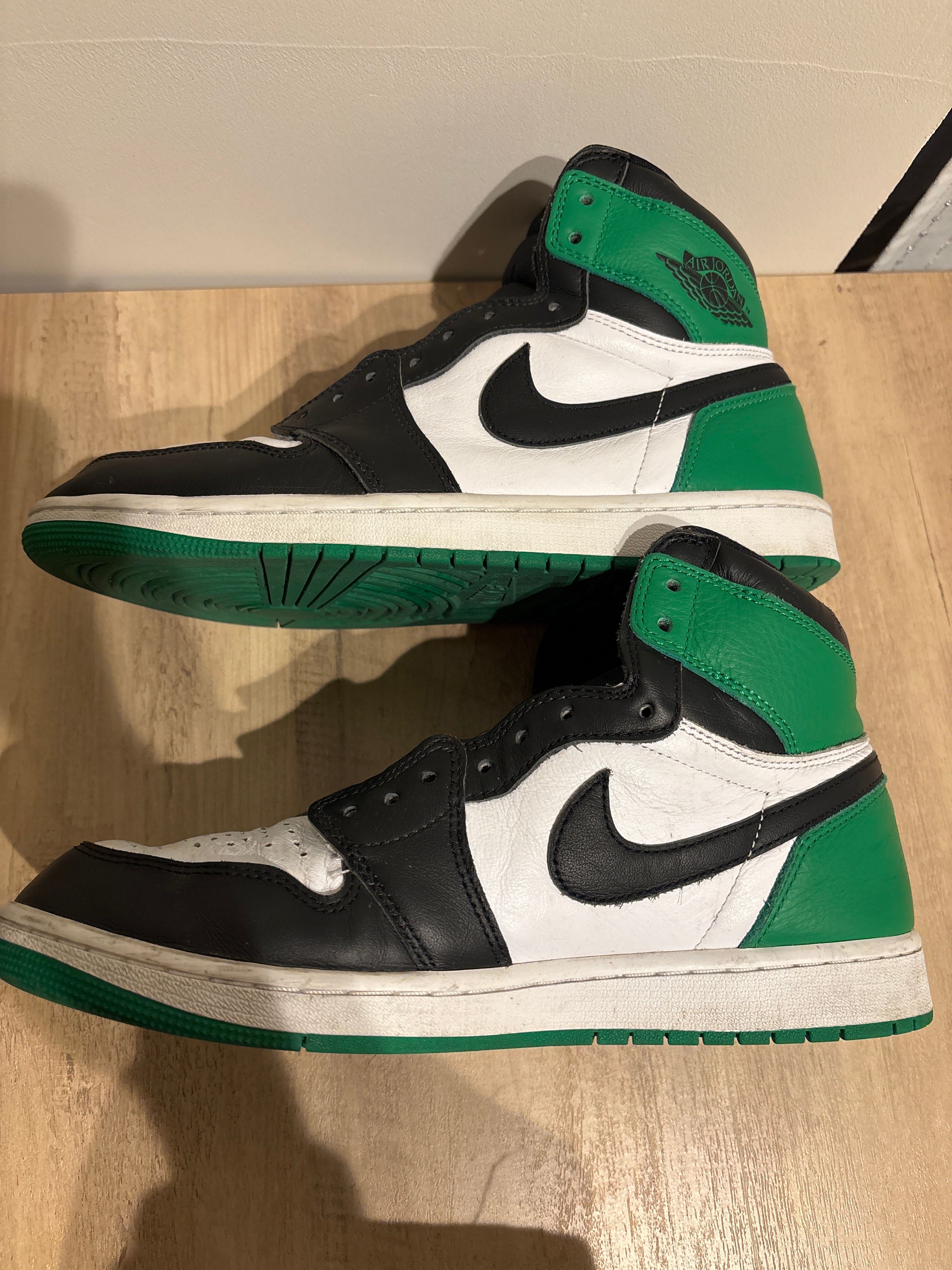 Nike Air Jordan 1 Retro High OG "Celtics/Black and Lucky Green" (2023)
