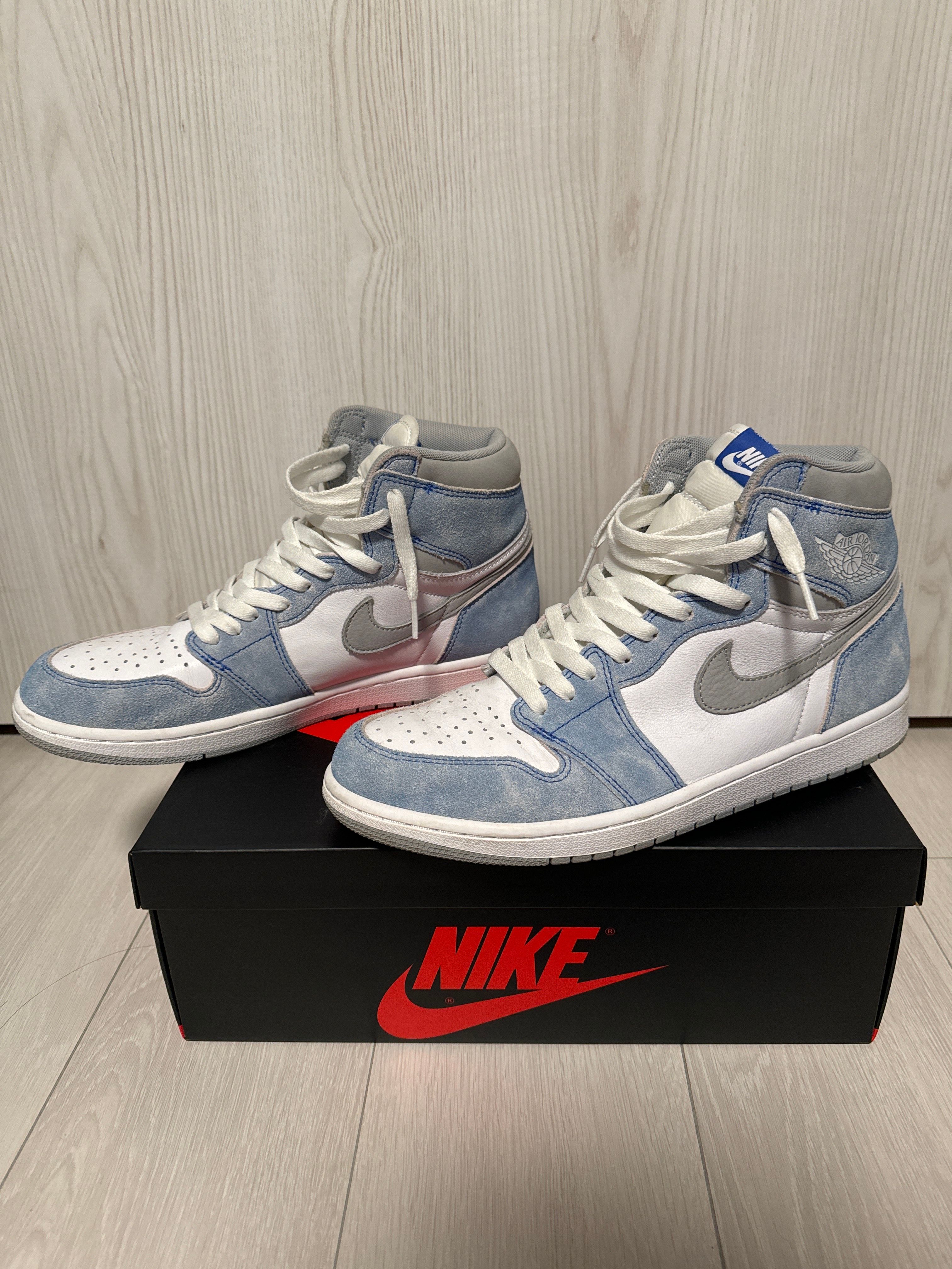 Nike Air Jordan 1 High OG "Hyper Royal"