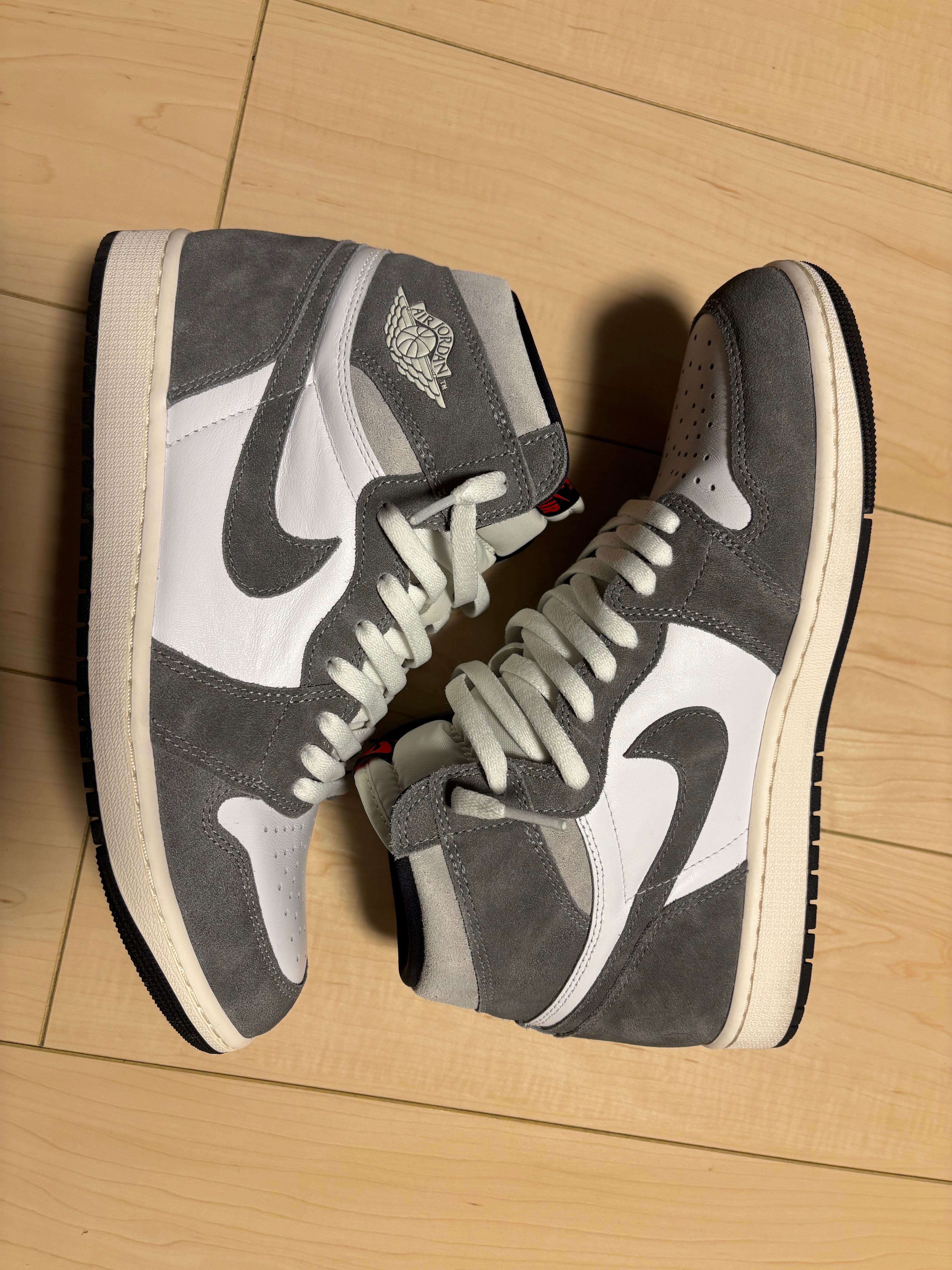 Nike Air Jordan 1 Retro High OG "Black and Smoke Grey"