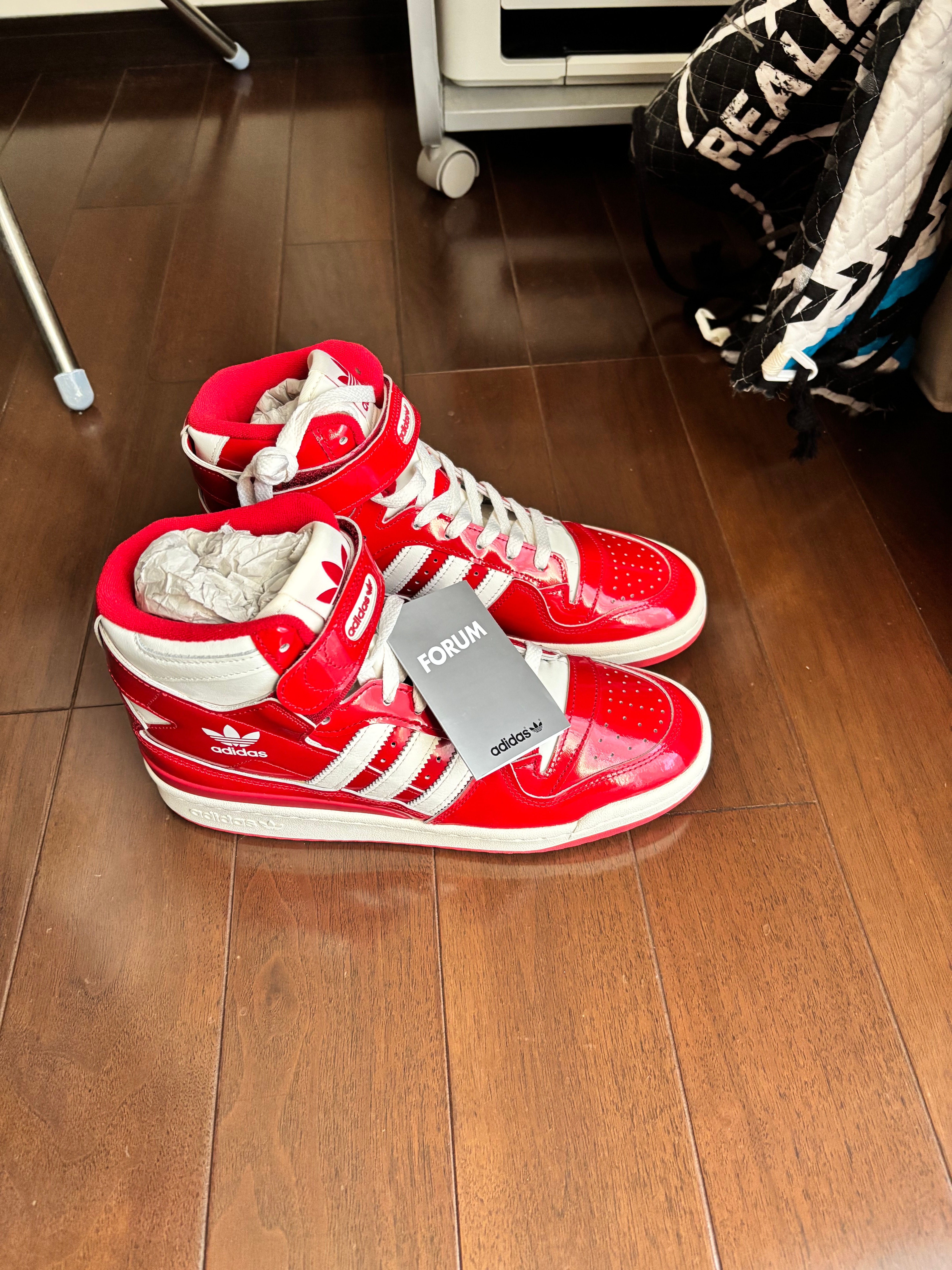 アディダス フォーラム 84 ハイ "レッド パテント"