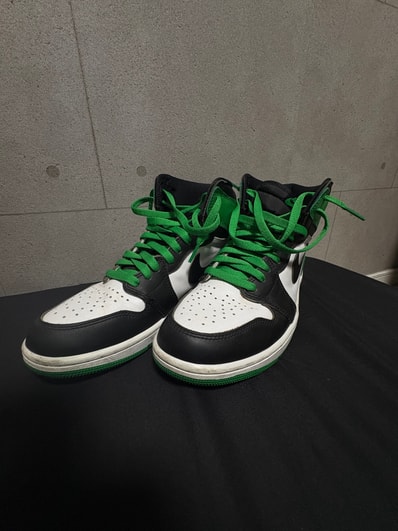Nike Air Jordan 1 Retro High OG "Celtics/Black and Lucky Green" (2023)