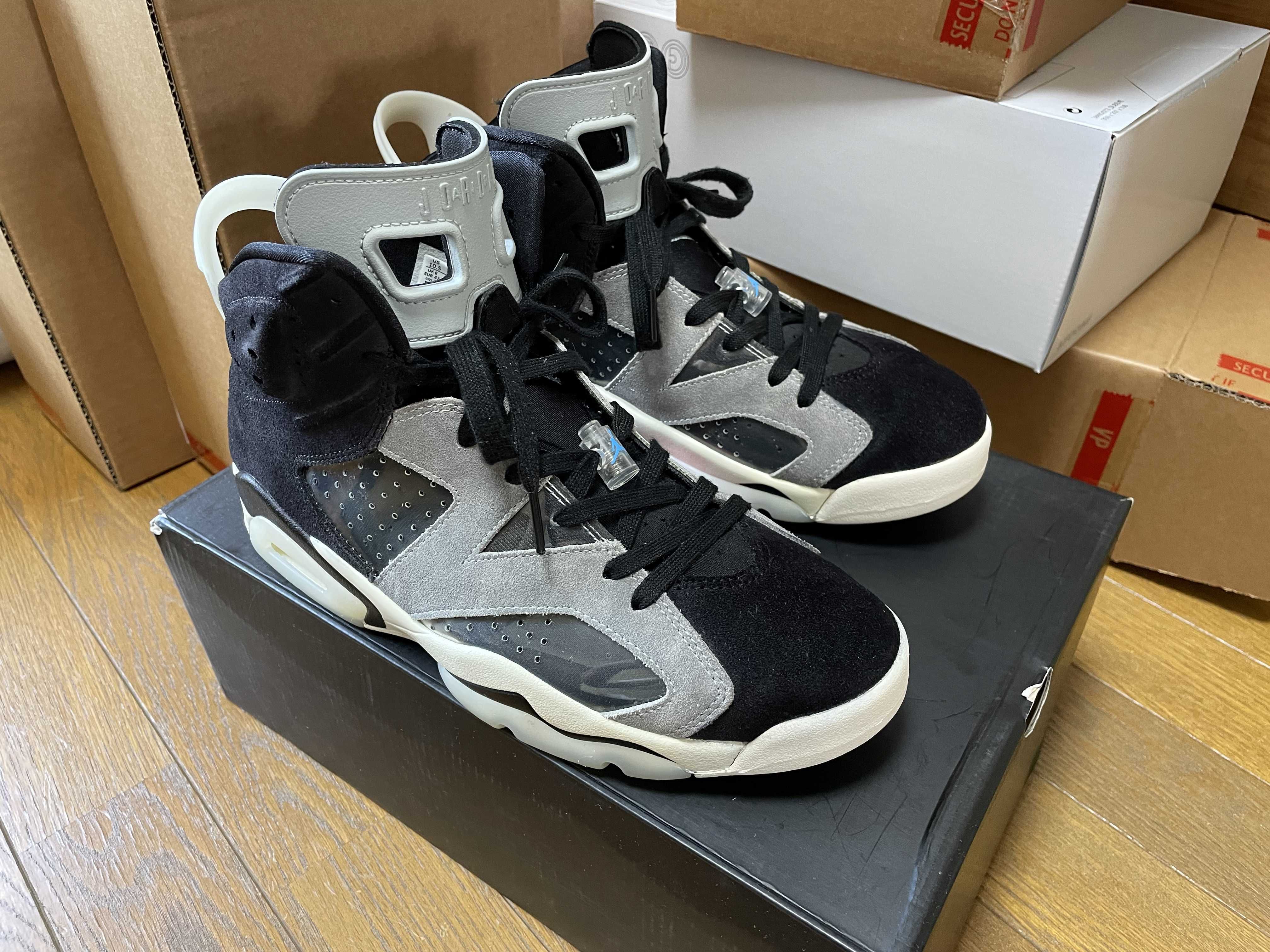 NIike Women's Air Jordan 6 "Smoke Grey"