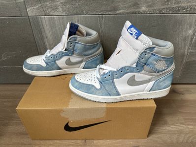 Nike Air Jordan 1 High OG "Hyper Royal"