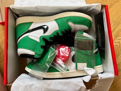 Nike Women's Air Jordan 1 High OG "Lucky Green/White-Sail-Black"