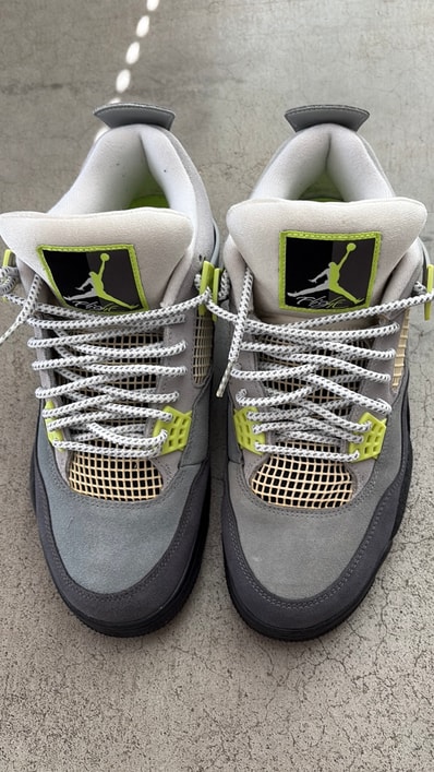 Nike Air Jordan 4 Retro LE "Neon"