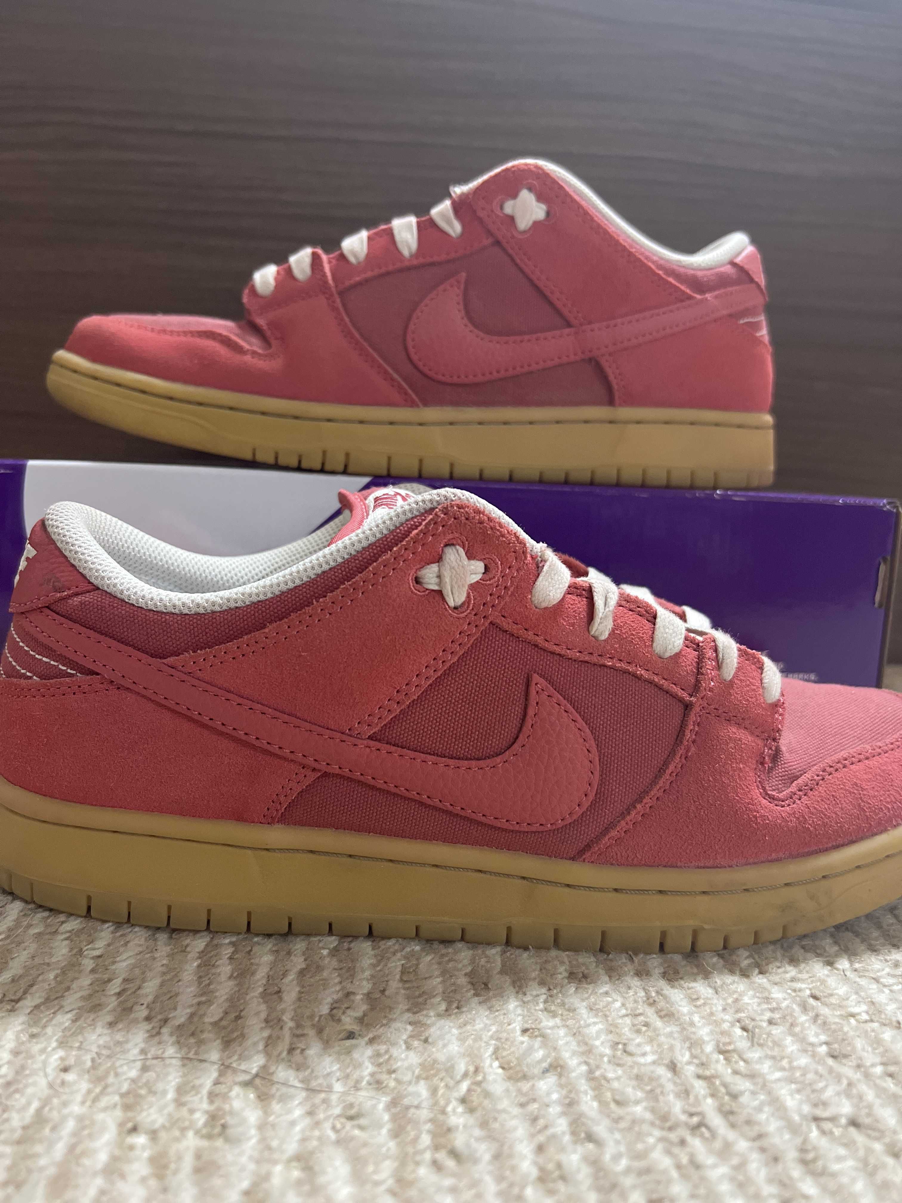 Nike SB Dunk Low "Adobe"