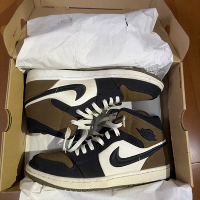 Nike Women's Air Jordan 1 Mid SE "Olive Toe"
