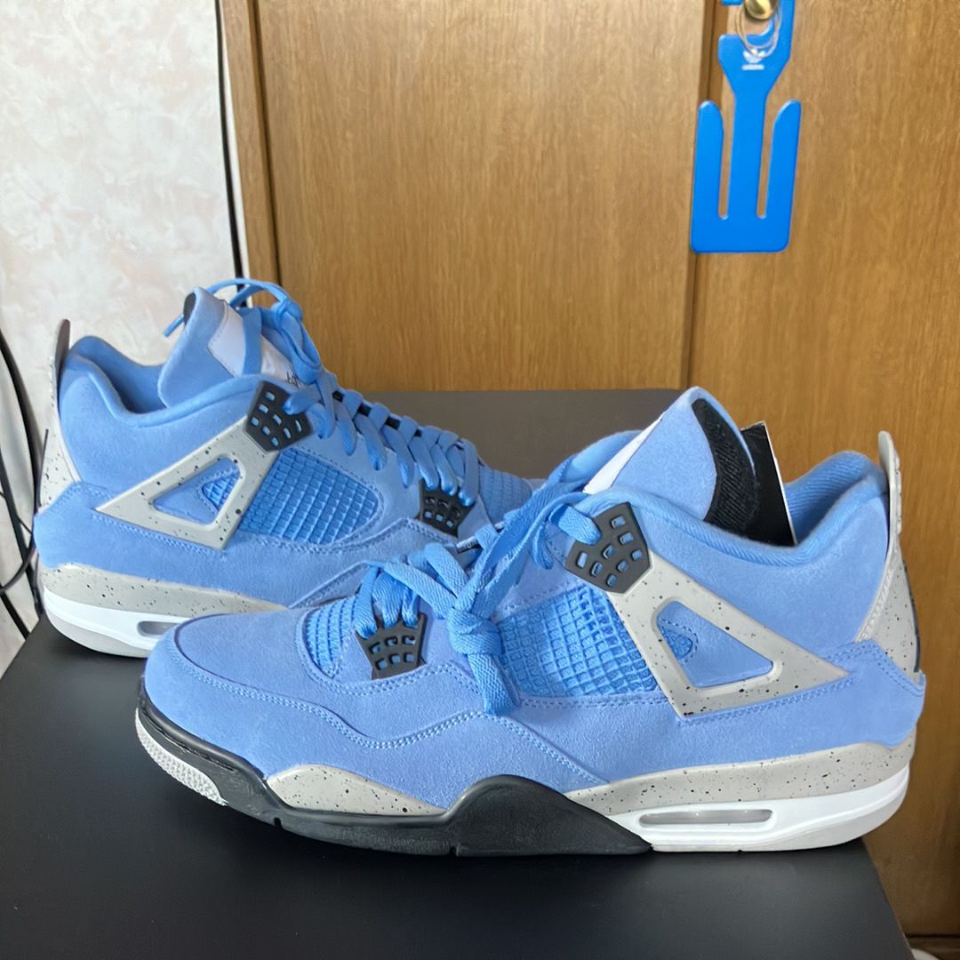 Nike Air Jordan 4 "University Blue"
