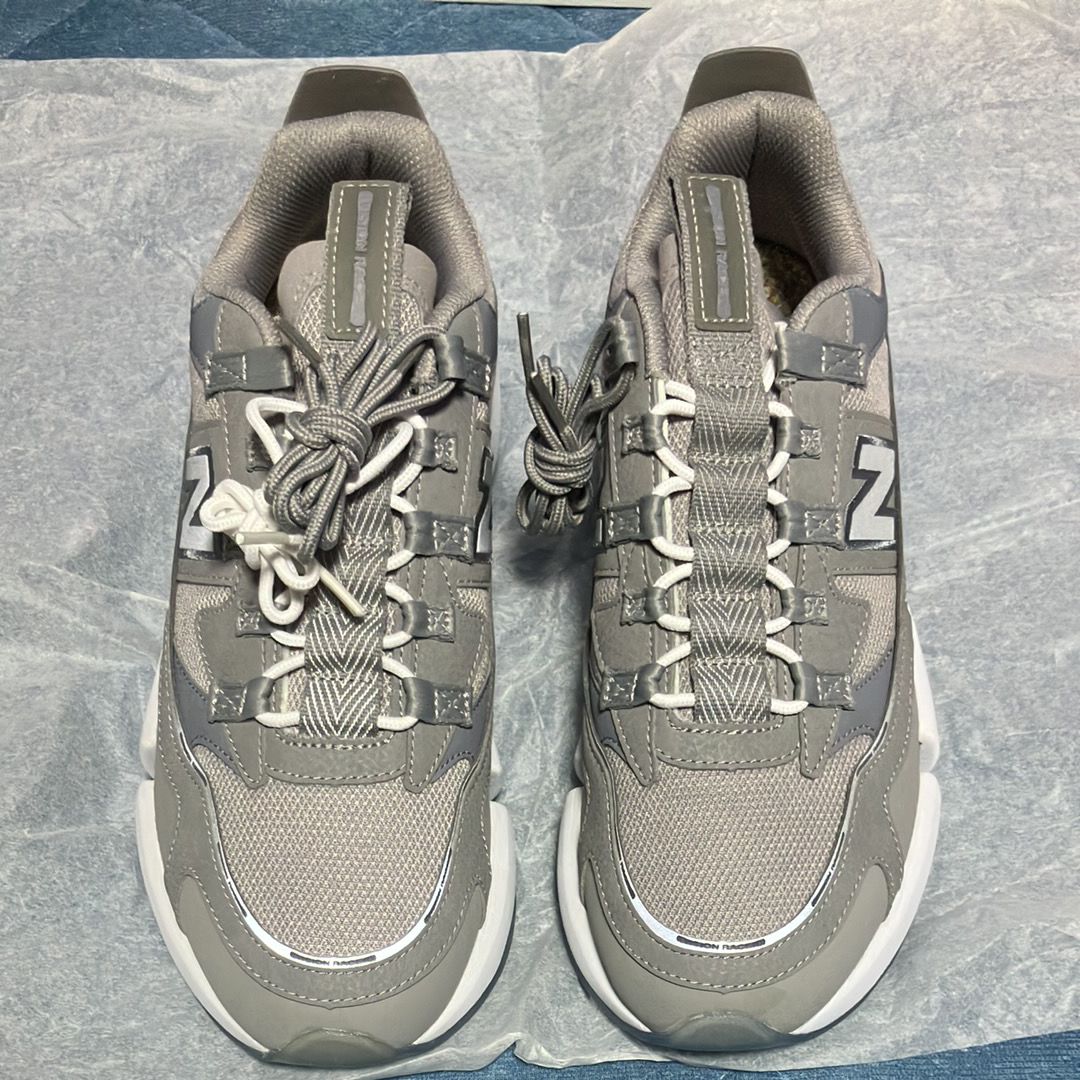ジェイデン・スミス × ニューバランス ビジョンレーサー "グレー"