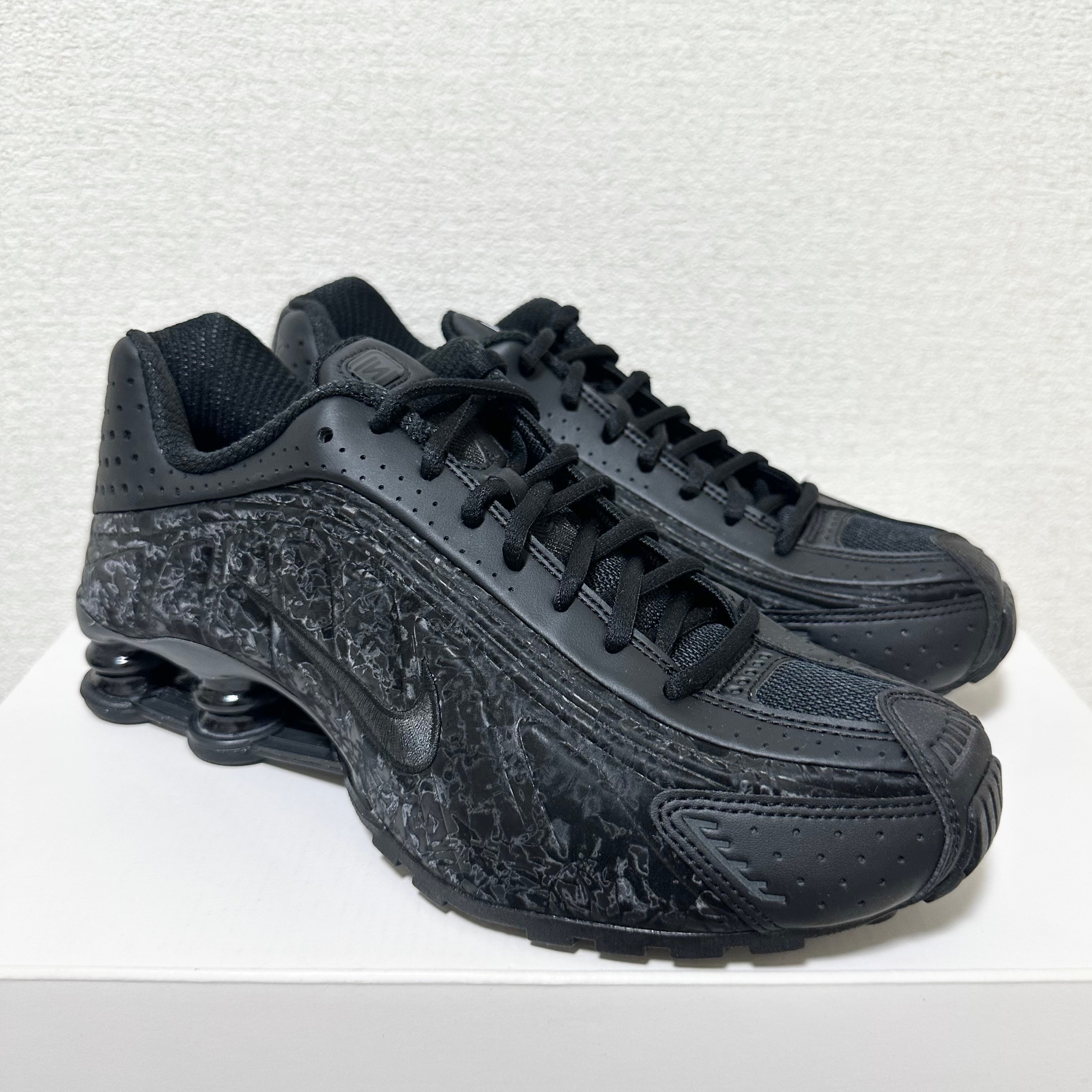 Nike Women's Shox R4 "Black Floral/Dark Smoke Grey"