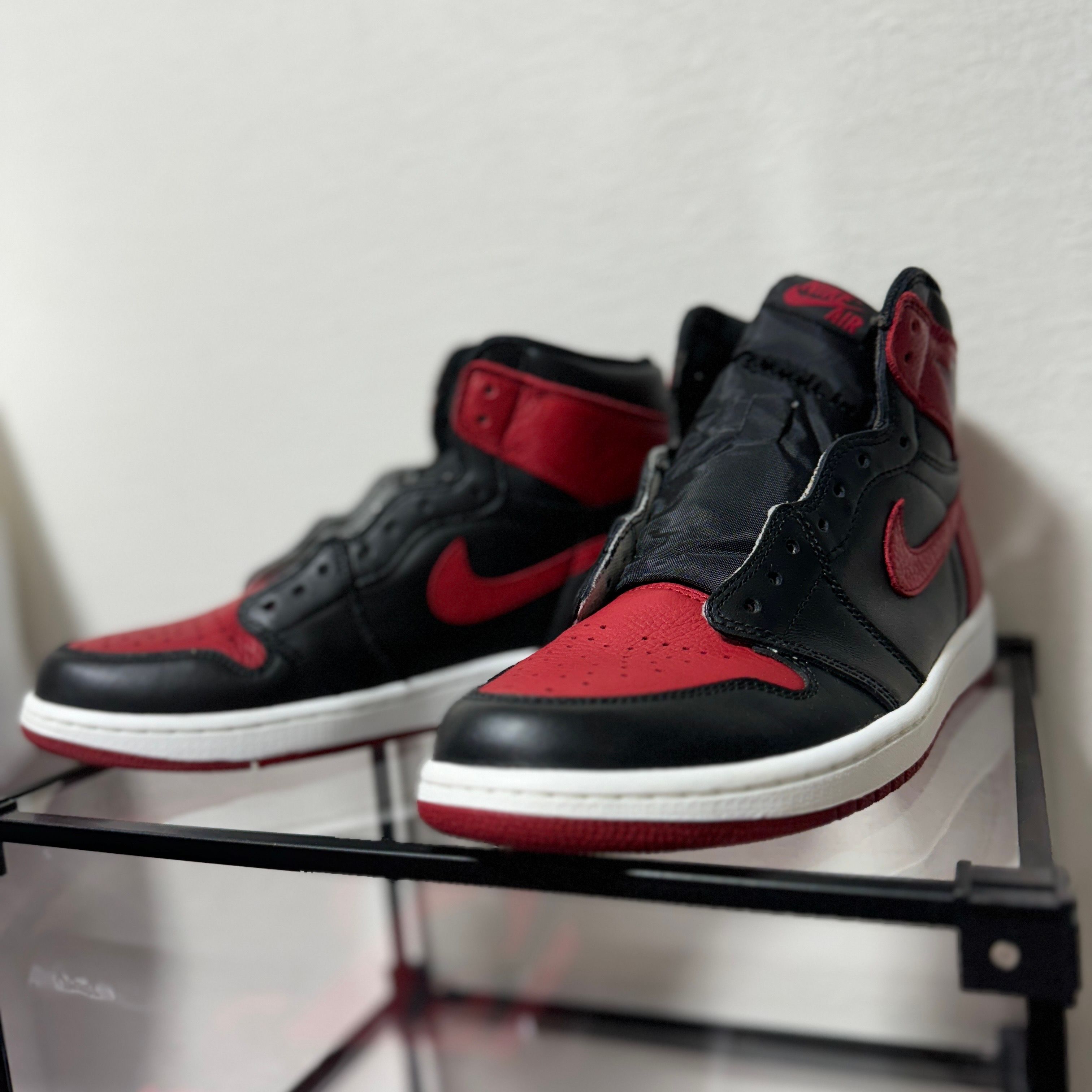 Nike Air Jordan 1 Retro High OG "Bred/Banned" (2016)