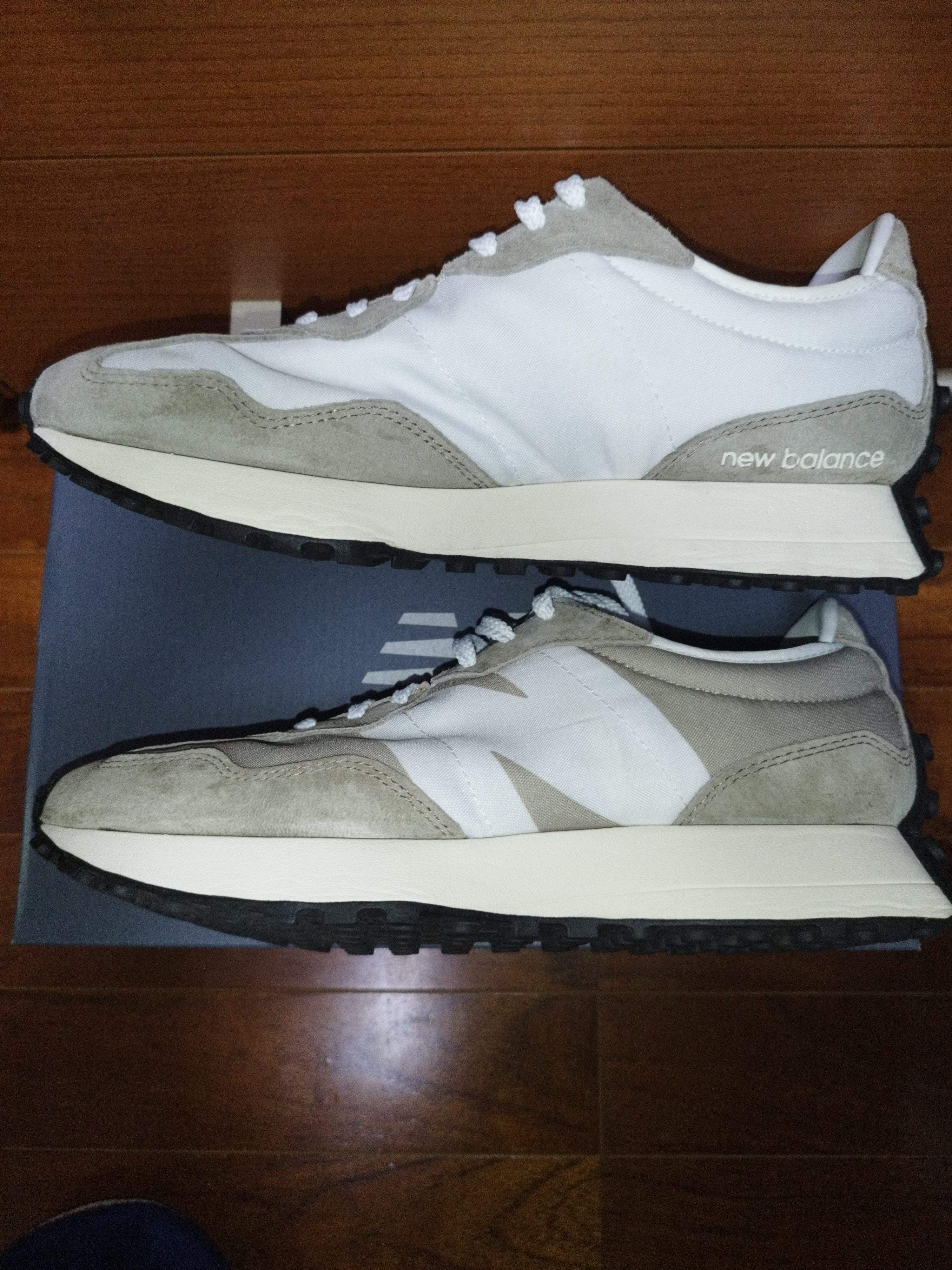 New Balance 327 "Mushroom"