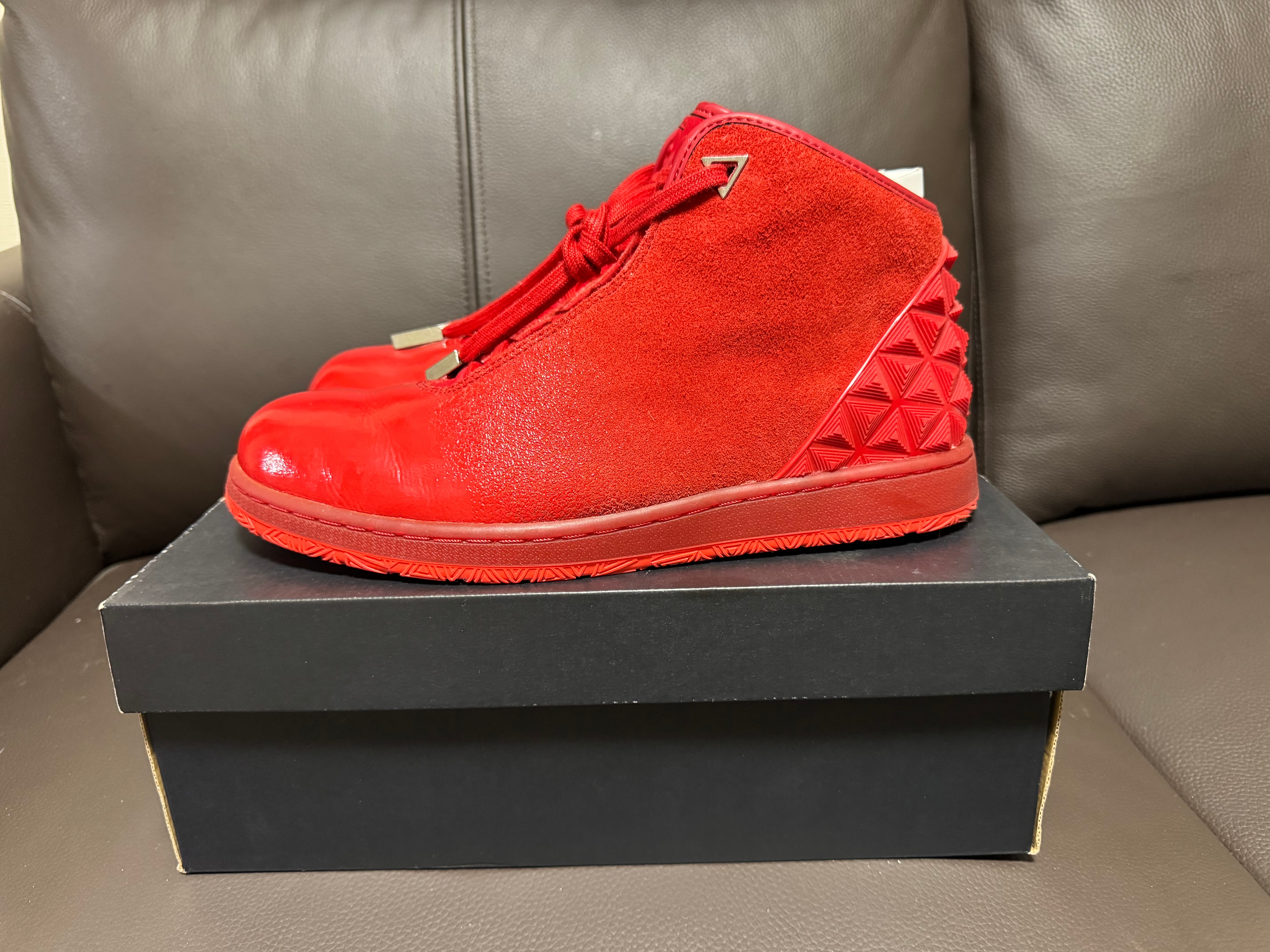 ナイキ ジョーダン インスティゲーター "ジム レッド/ライト クリムゾン"