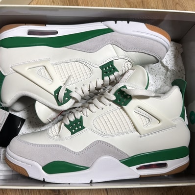 Nike SB × Air Jordan 4 Retro SP "Pine Green"