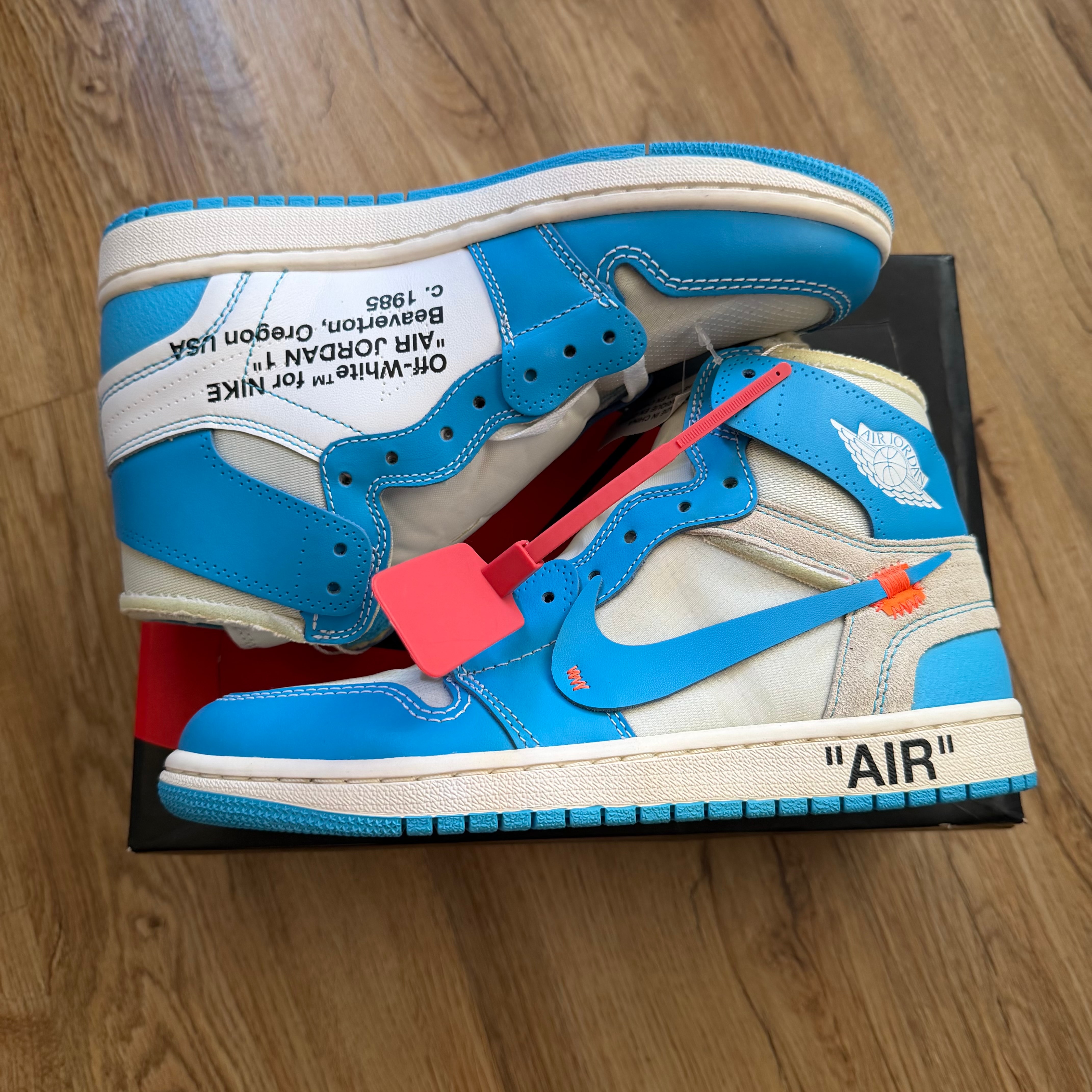 Off-White × Nike Air Jordan 1 High UNC "White/Dark Powder Blue"