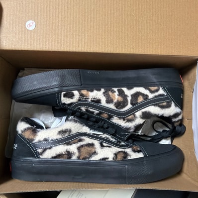 Supreme × Vans Leopard Old Skool "Black"