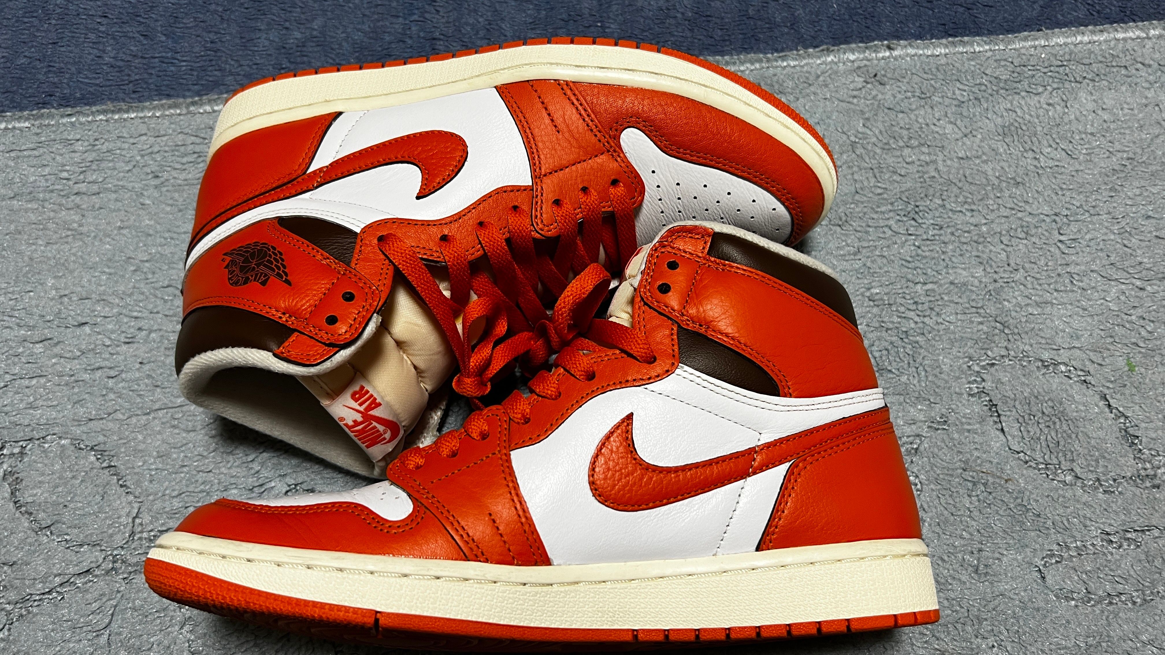 Nike Women's Air Jordan 1 High OG "Starfish"