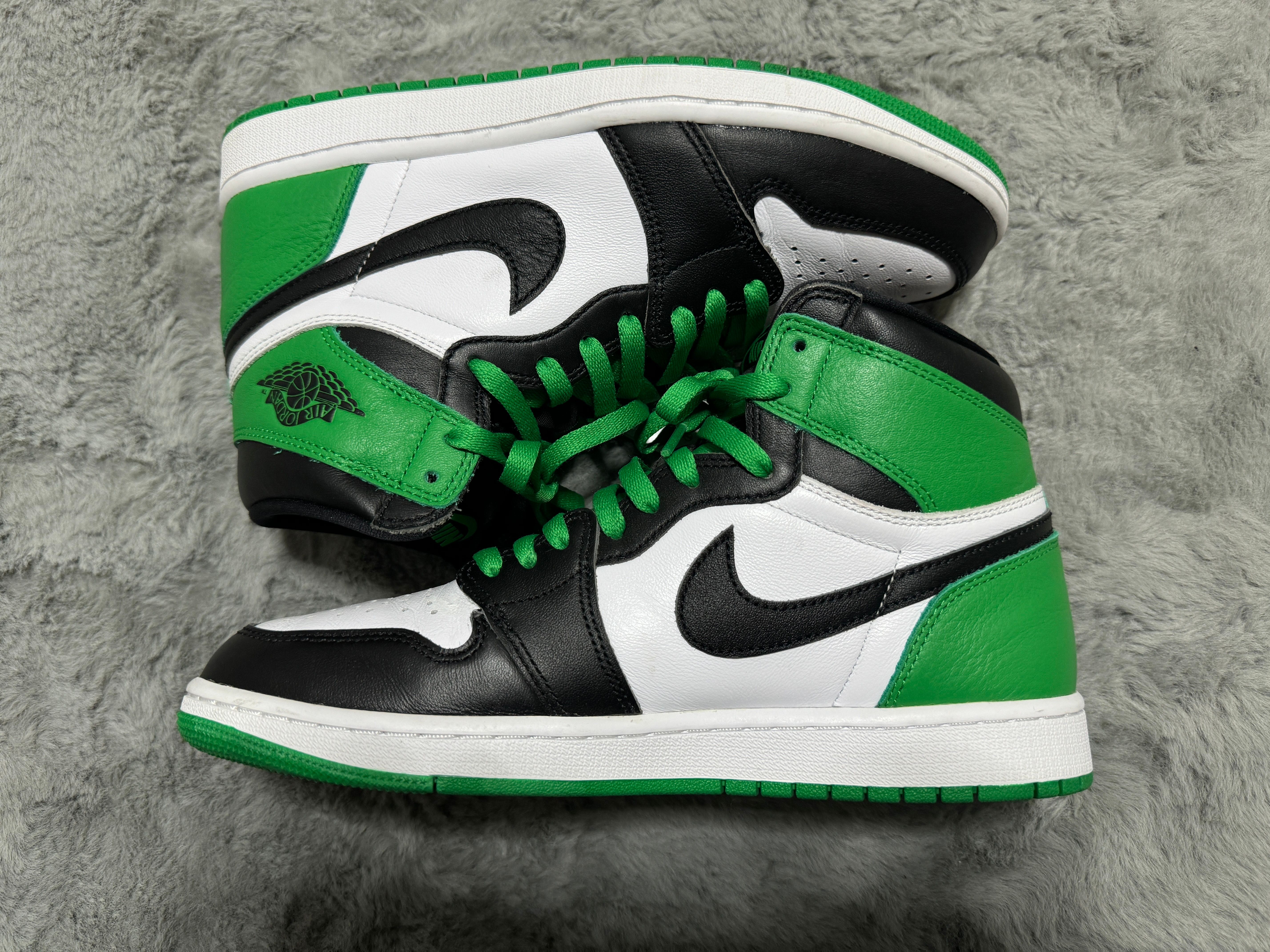 Nike Air Jordan 1 Retro High OG "Celtics/Black and Lucky Green" (2023)