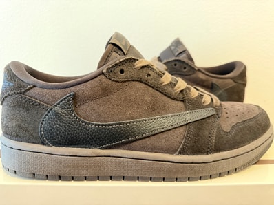 Travis Scott × Nike Air Jordan 1 Low OG SP "Velvet Brown and Dark Mocha"